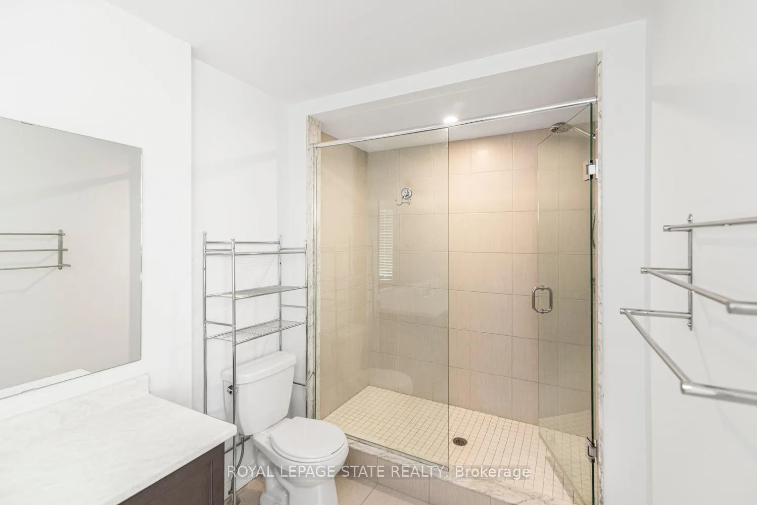 Photo 31 of 19 Bradbury Road, Hamilton, Stoney Creek — HOMEH