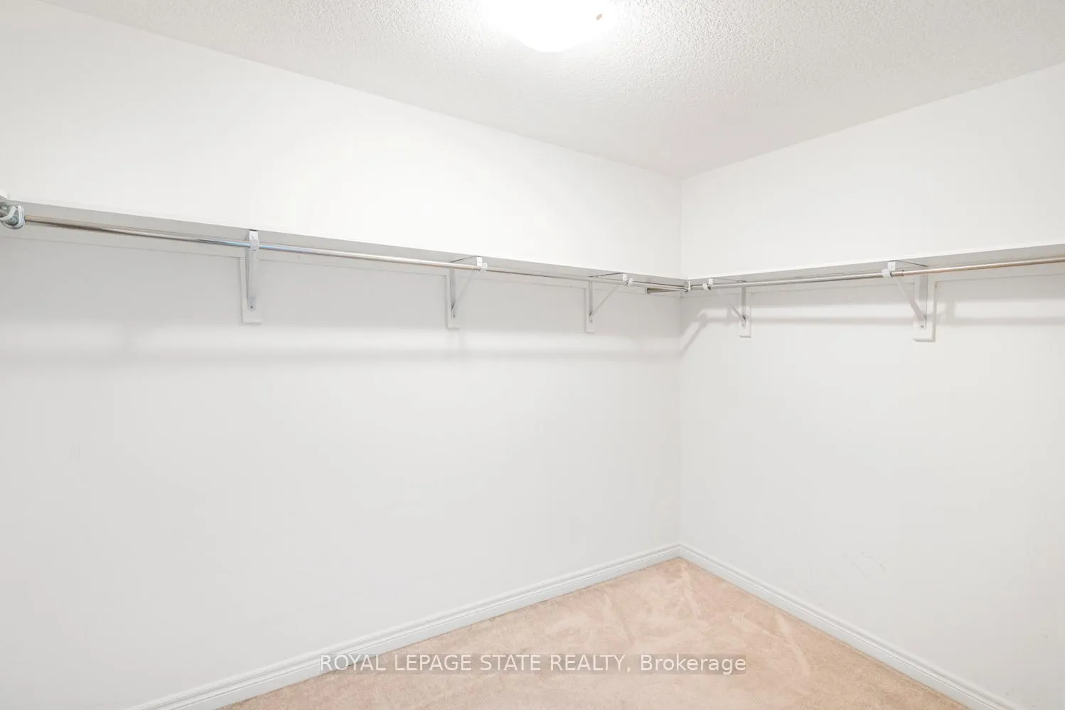 Photo 32 of 19 Bradbury Road, Hamilton, Stoney Creek — HOMEH