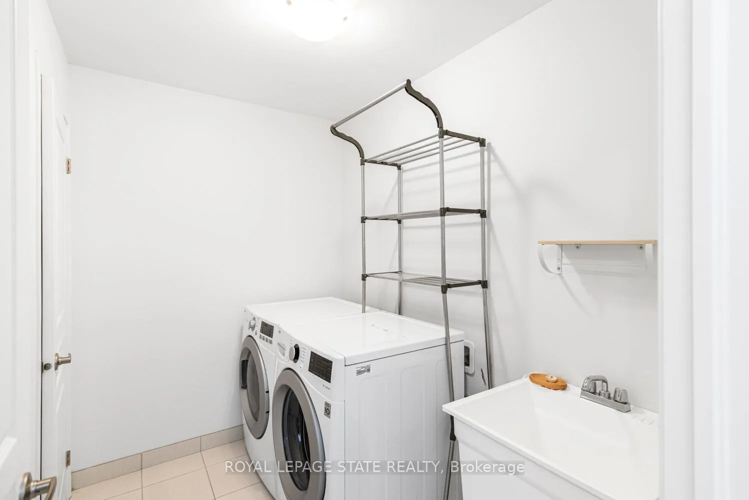Photo 33 of 19 Bradbury Road, Hamilton, Stoney Creek — HOMEH