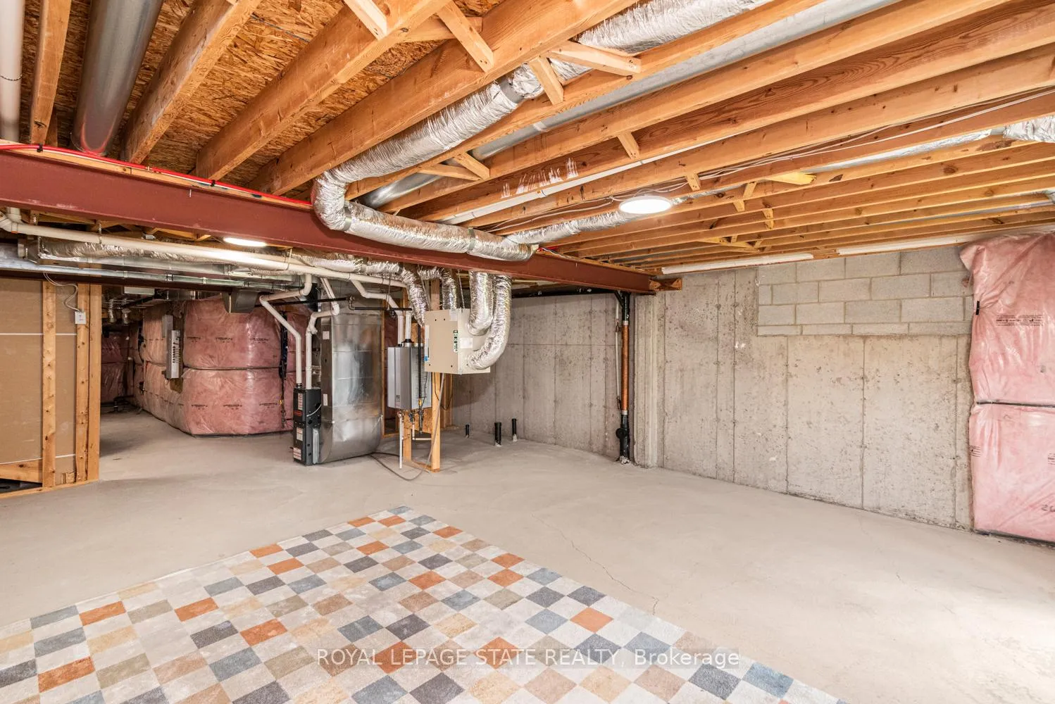 Photo 34 of 19 Bradbury Road, Hamilton, Stoney Creek — HOMEH