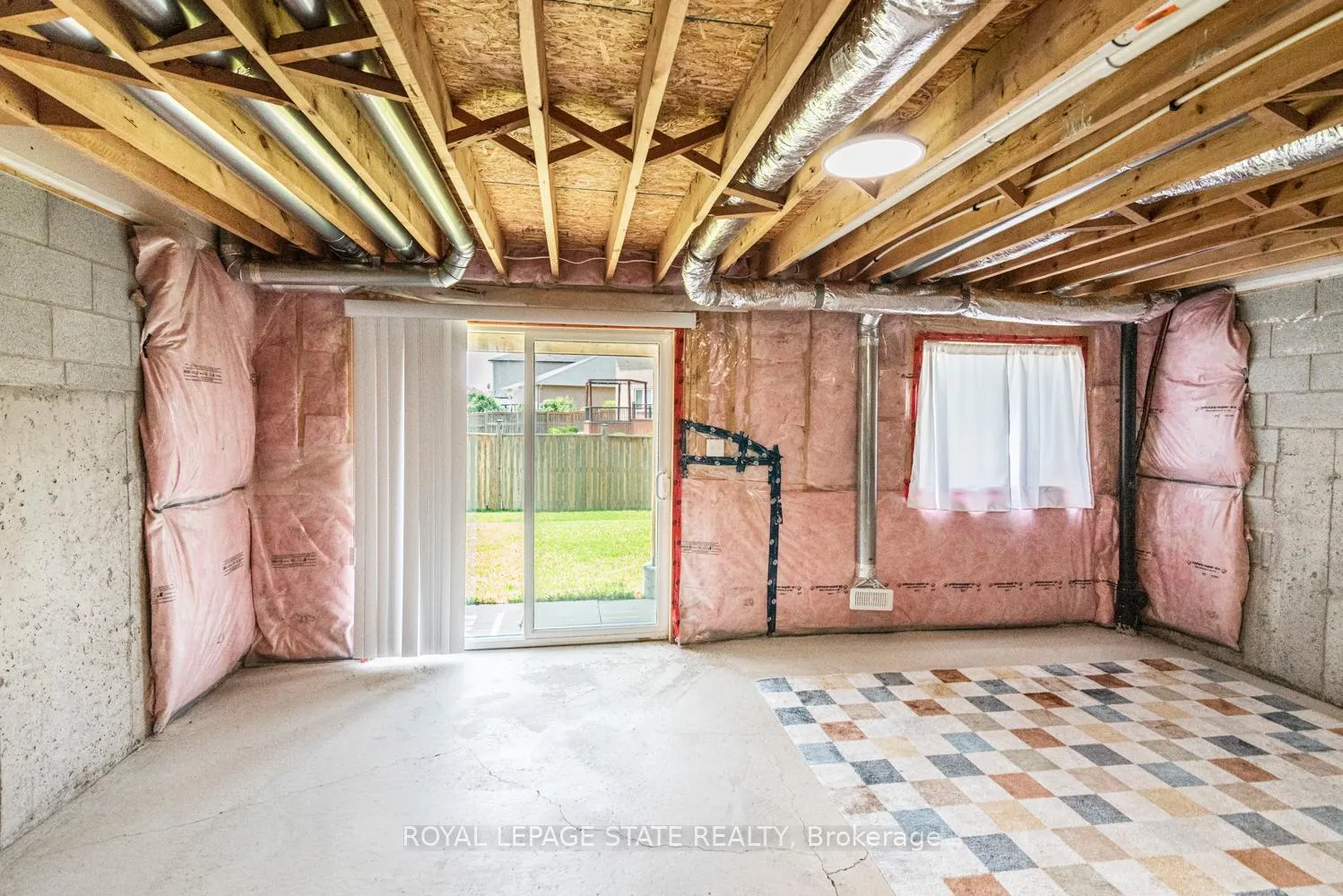 Photo 35 of 19 Bradbury Road, Hamilton, Stoney Creek — HOMEH