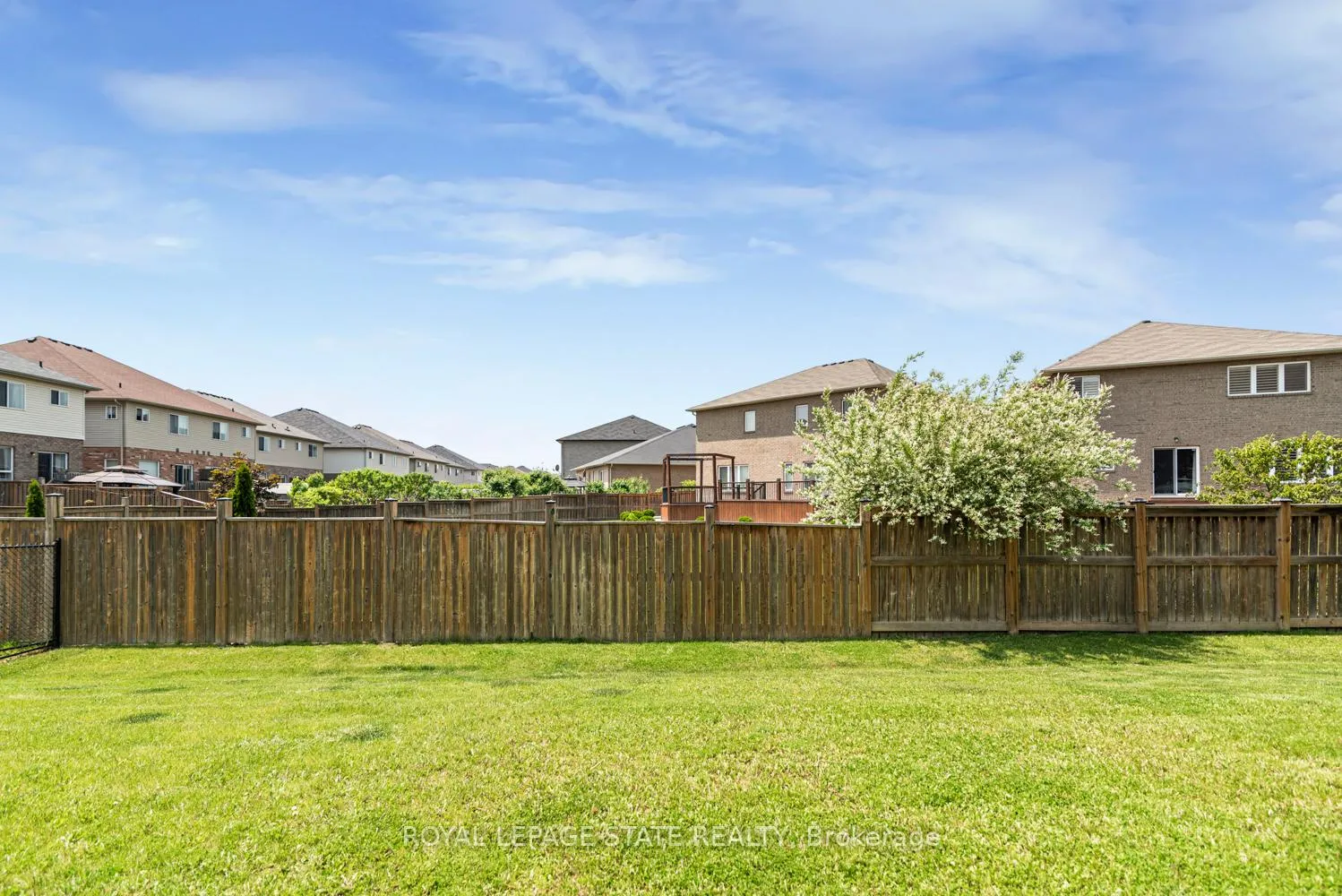 Photo 38 of 19 Bradbury Road, Hamilton, Stoney Creek — HOMEH