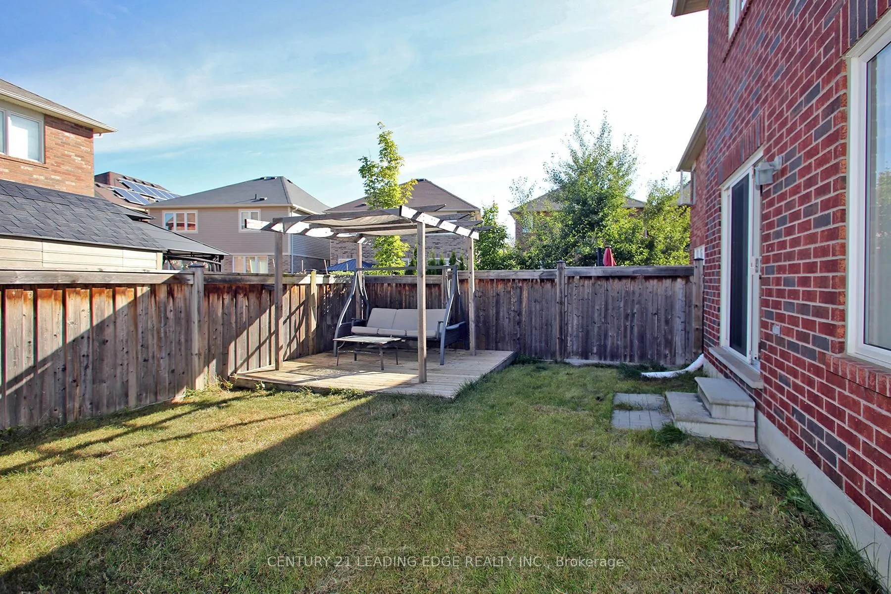 Photo 3 of 1810 Parkhurst Crescent, Pickering, Duffin Heights — HOMEH