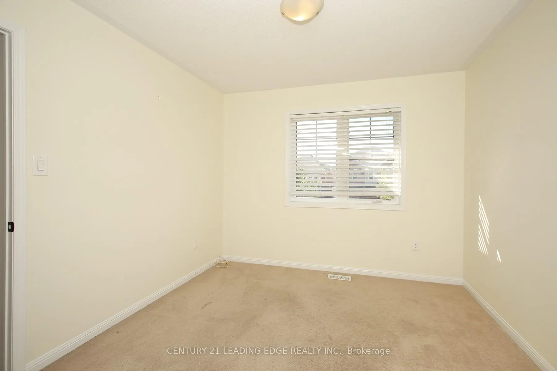 Photo 10 of 1810 Parkhurst Crescent, Pickering, Duffin Heights — HOMEH