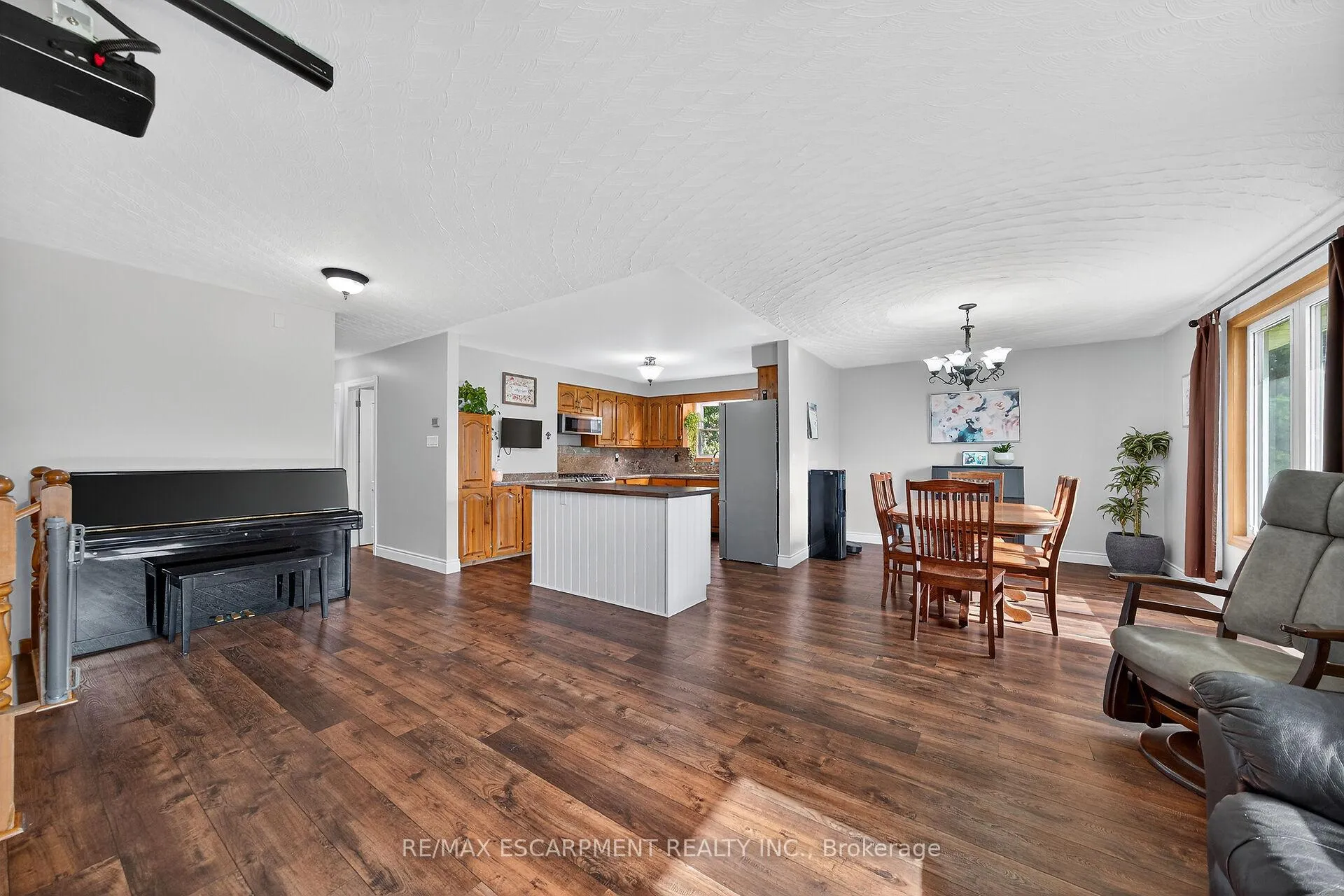 Photo 10 of 1489 Norfolk County Rd 19 E, Norfolk, Wilsonville — HOMEH