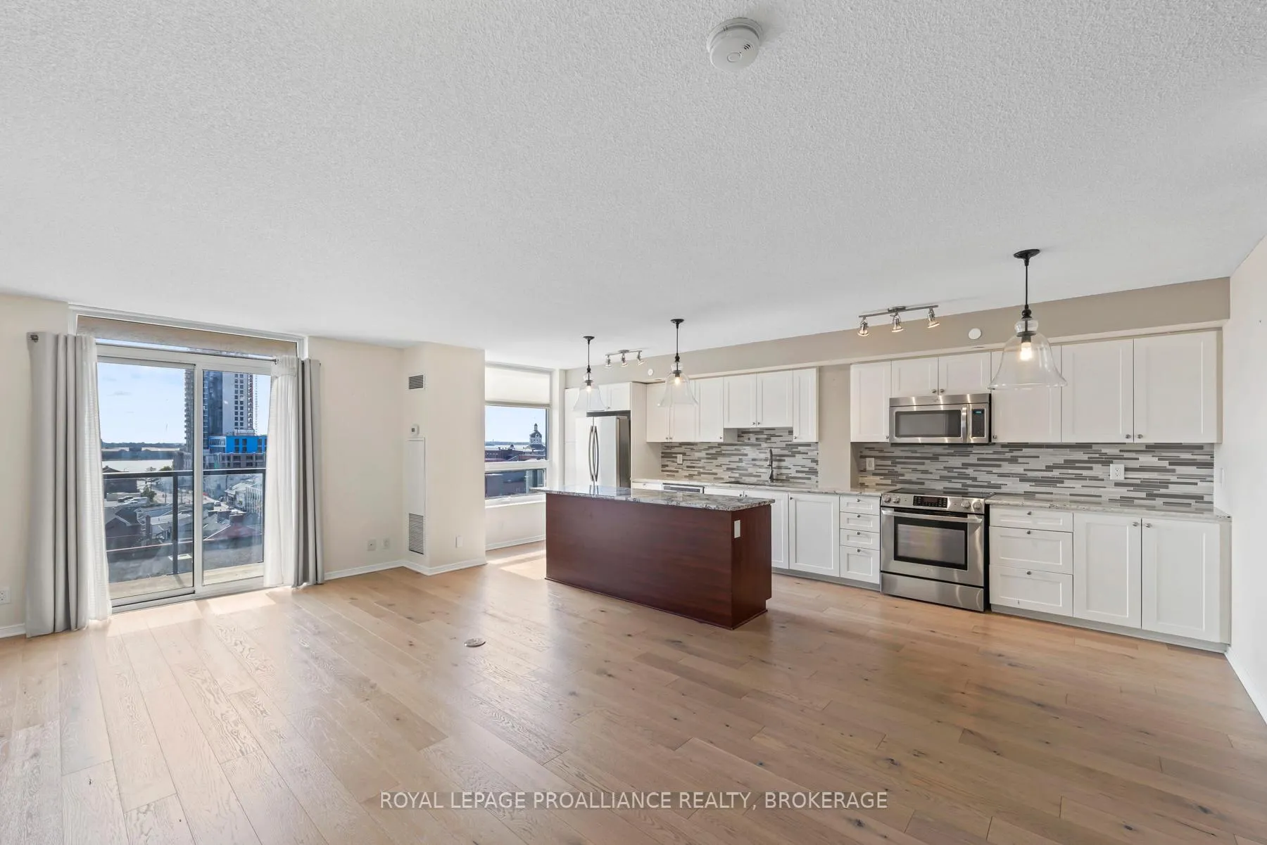 Photo 4 of Unit 709, 121 Queen Street, Kingston, East of Sir John A. Blvd — HOMEH