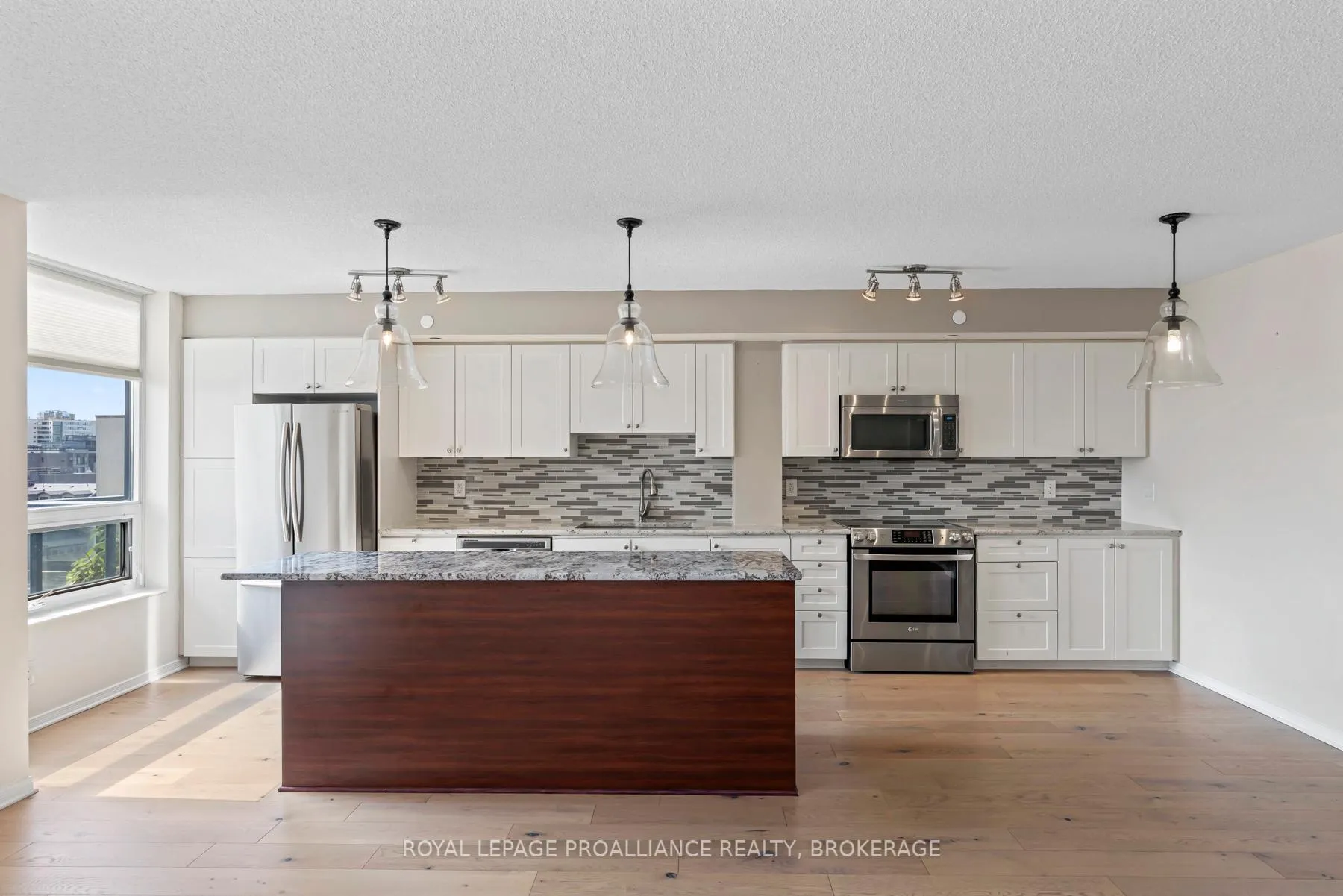 Photo 5 of Unit 709, 121 Queen Street, Kingston, East of Sir John A. Blvd — HOMEH