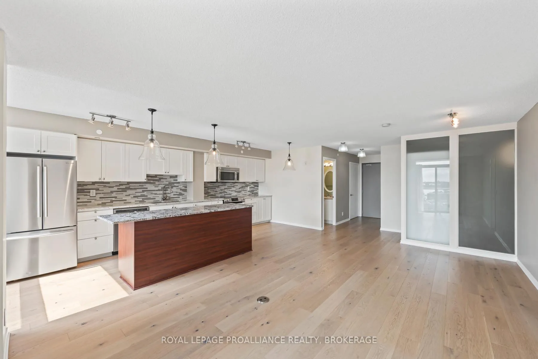 Photo 6 of Unit 709, 121 Queen Street, Kingston, East of Sir John A. Blvd — HOMEH