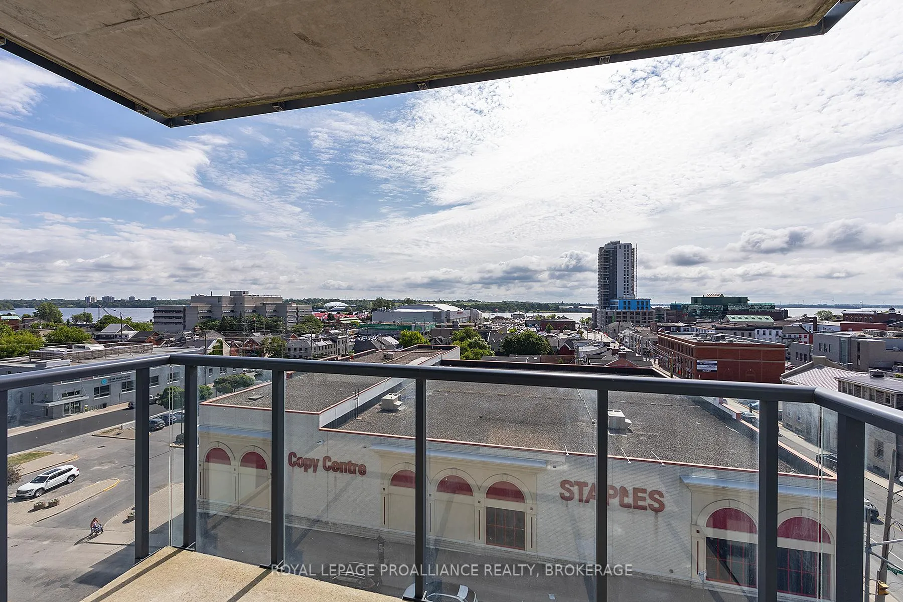 Photo 9 of Unit 709, 121 Queen Street, Kingston, East of Sir John A. Blvd — HOMEH