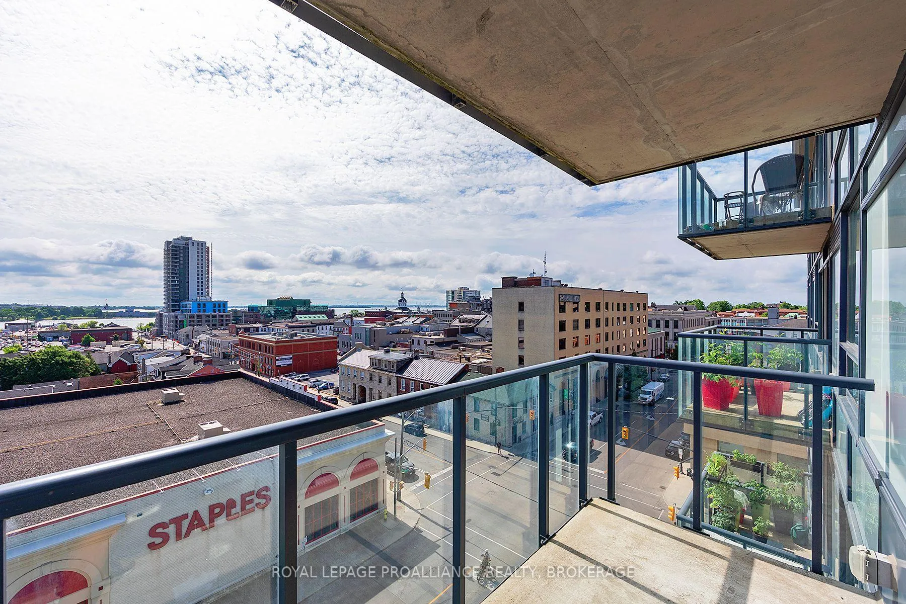 Photo 10 of Unit 709, 121 Queen Street, Kingston, East of Sir John A. Blvd — HOMEH