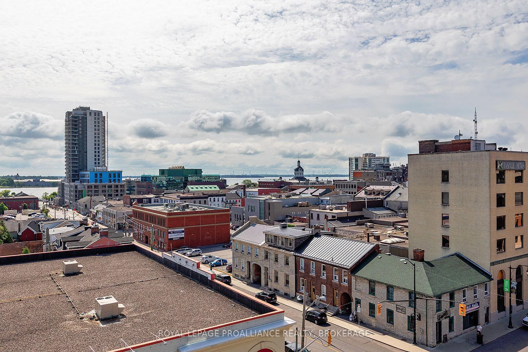Photo 11 of Unit 709, 121 Queen Street, Kingston, East of Sir John A. Blvd — HOMEH