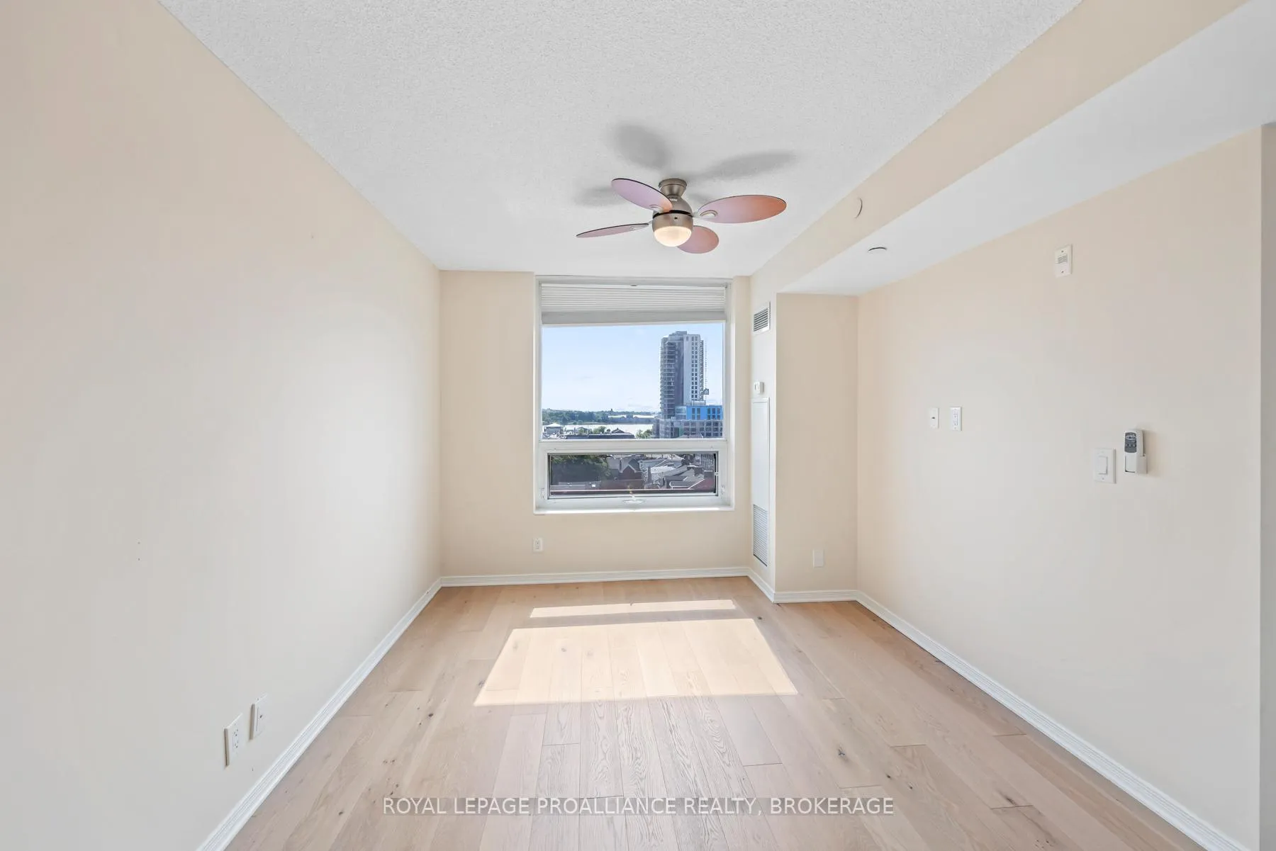 Photo 14 of Unit 709, 121 Queen Street, Kingston, East of Sir John A. Blvd — HOMEH