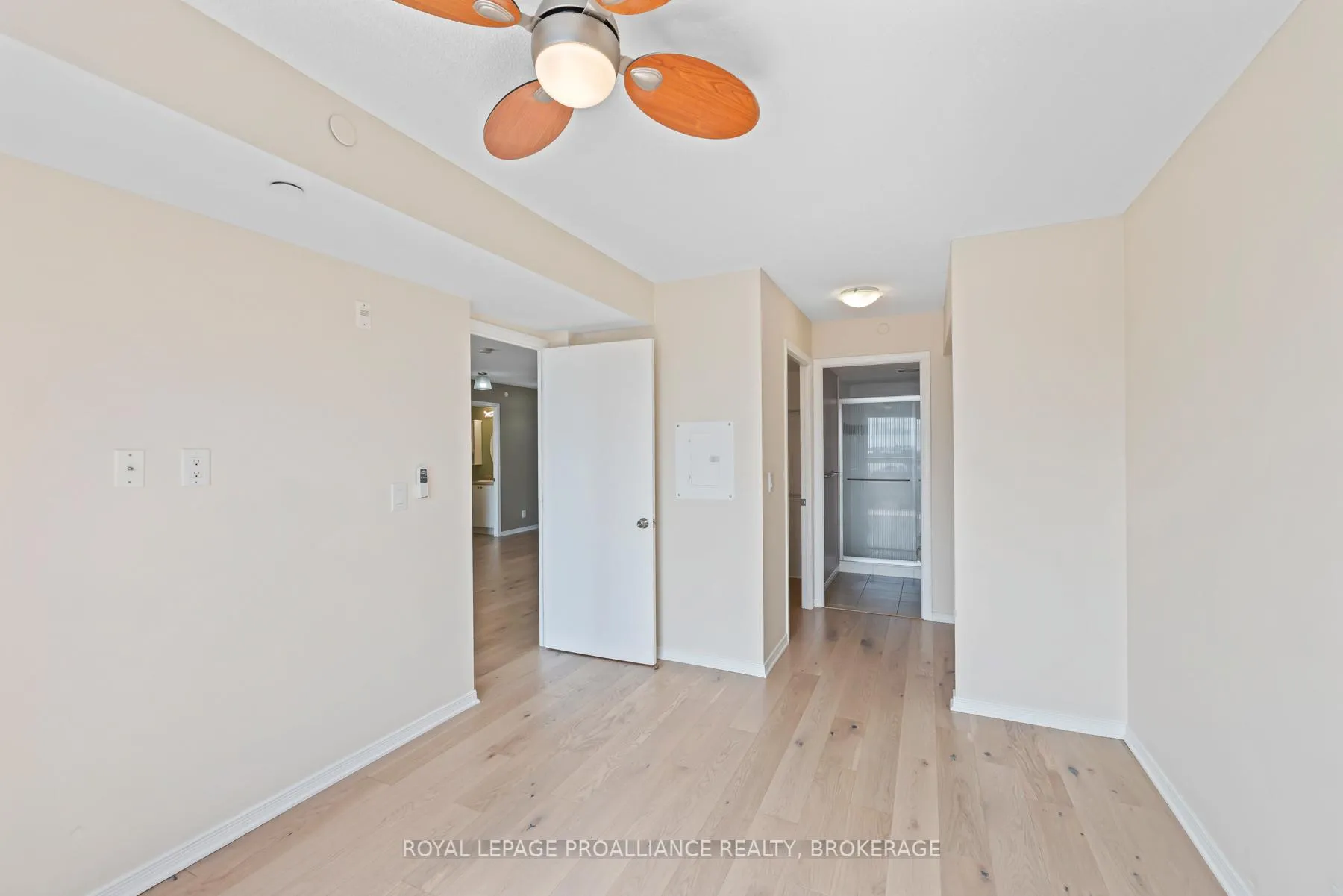 Photo 16 of Unit 709, 121 Queen Street, Kingston, East of Sir John A. Blvd — HOMEH