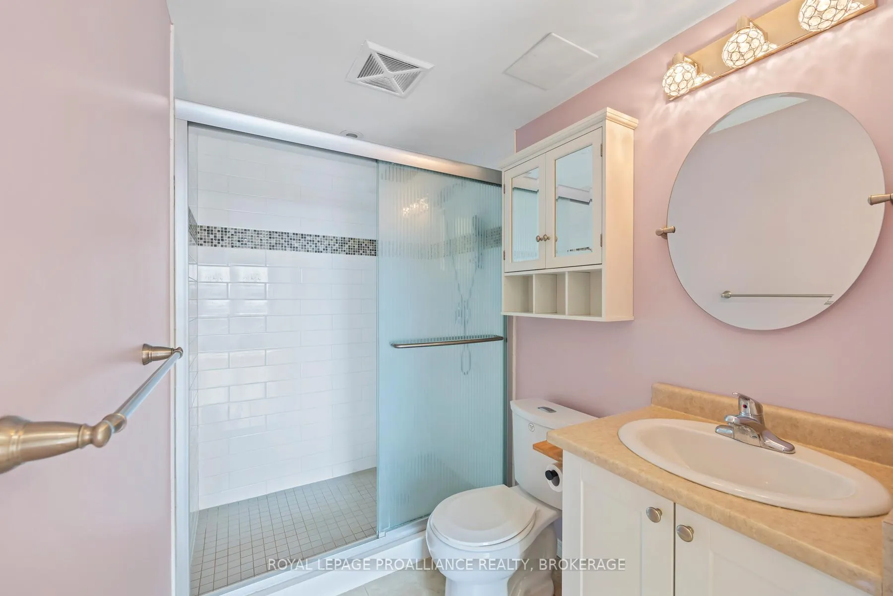 Photo 17 of Unit 709, 121 Queen Street, Kingston, East of Sir John A. Blvd — HOMEH