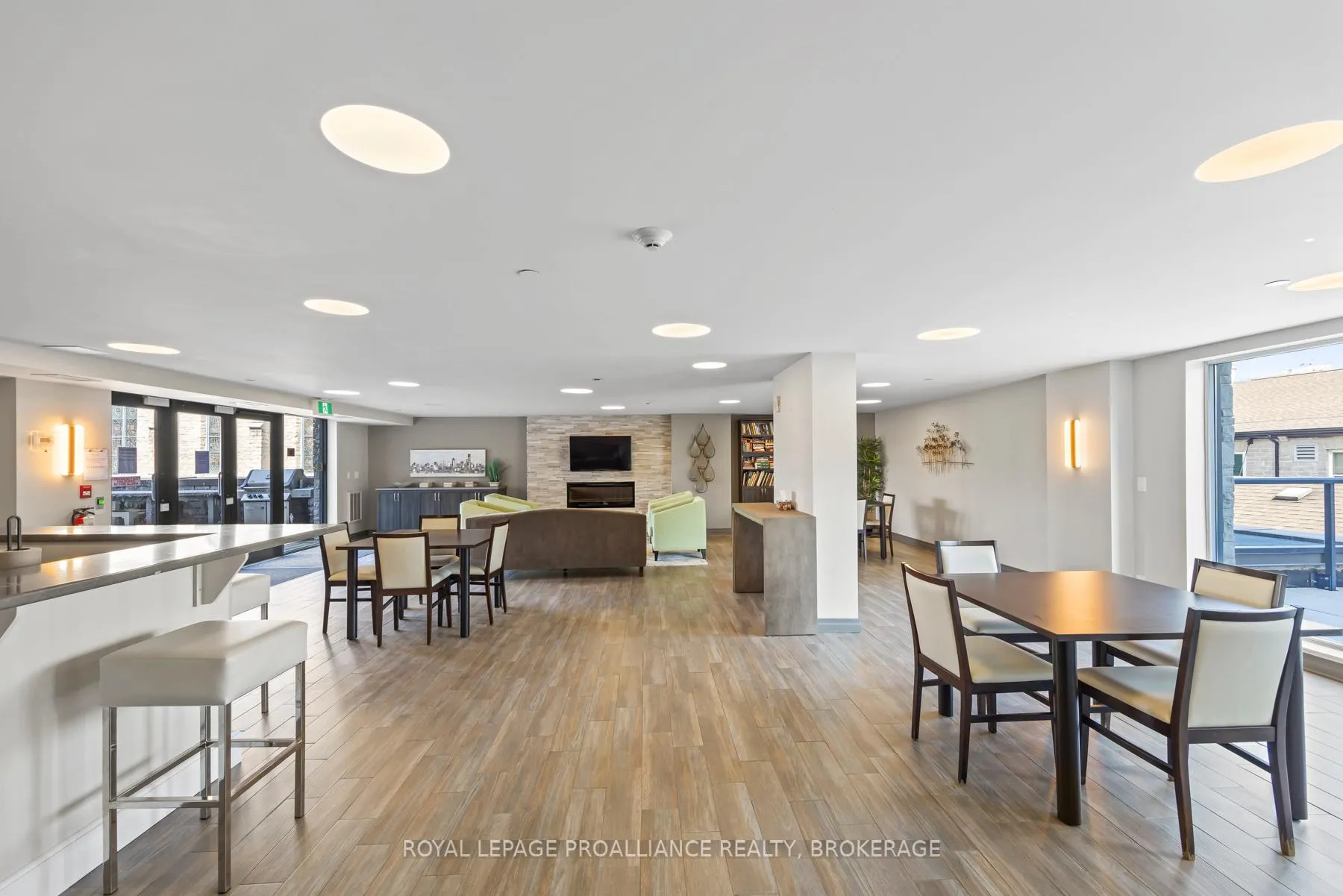 Photo 21 of Unit 709, 121 Queen Street, Kingston, East of Sir John A. Blvd — HOMEH