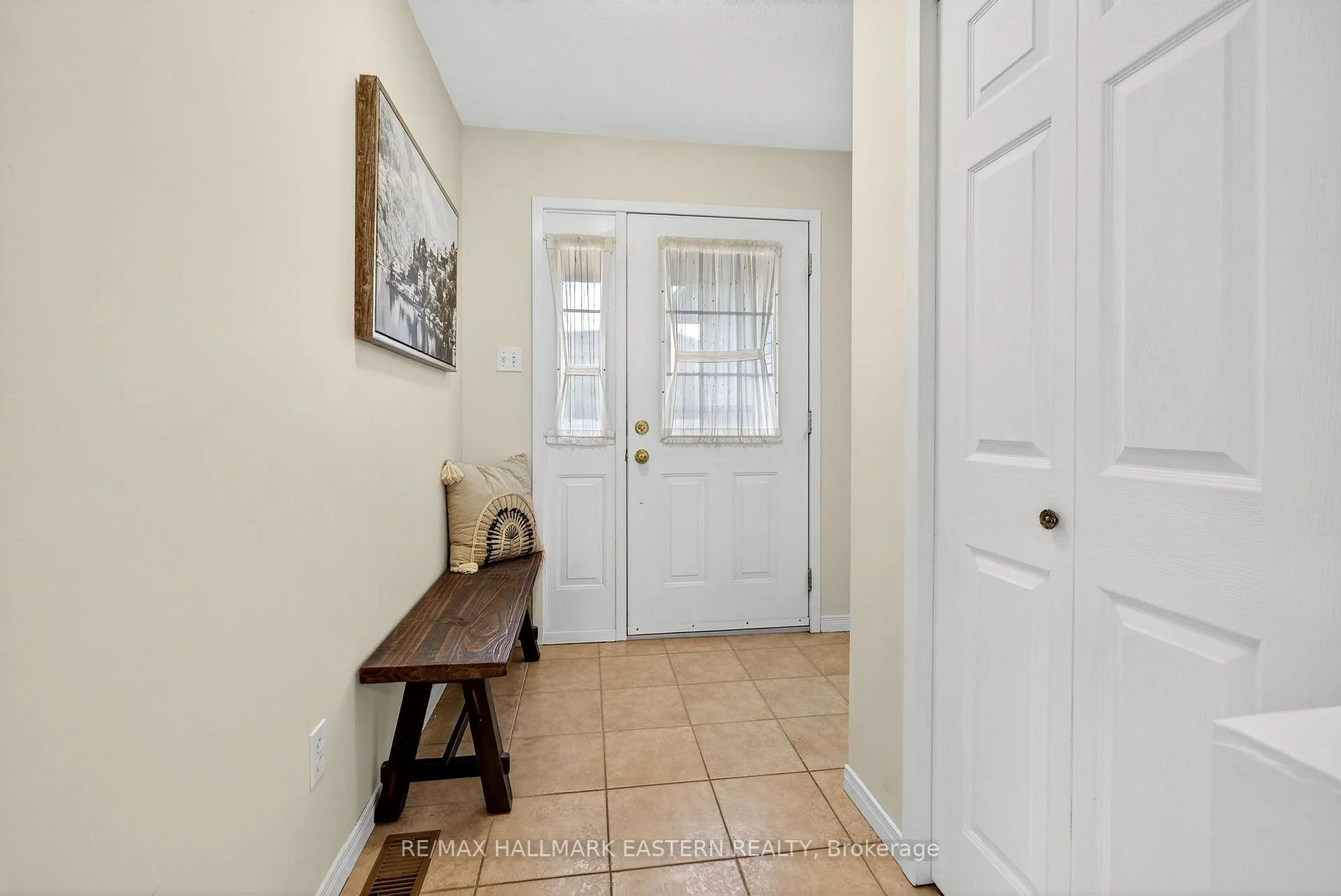 Photo 5 of 676 Towerhill Road, Peterborough, Northcrest Ward 5 — HOMEH