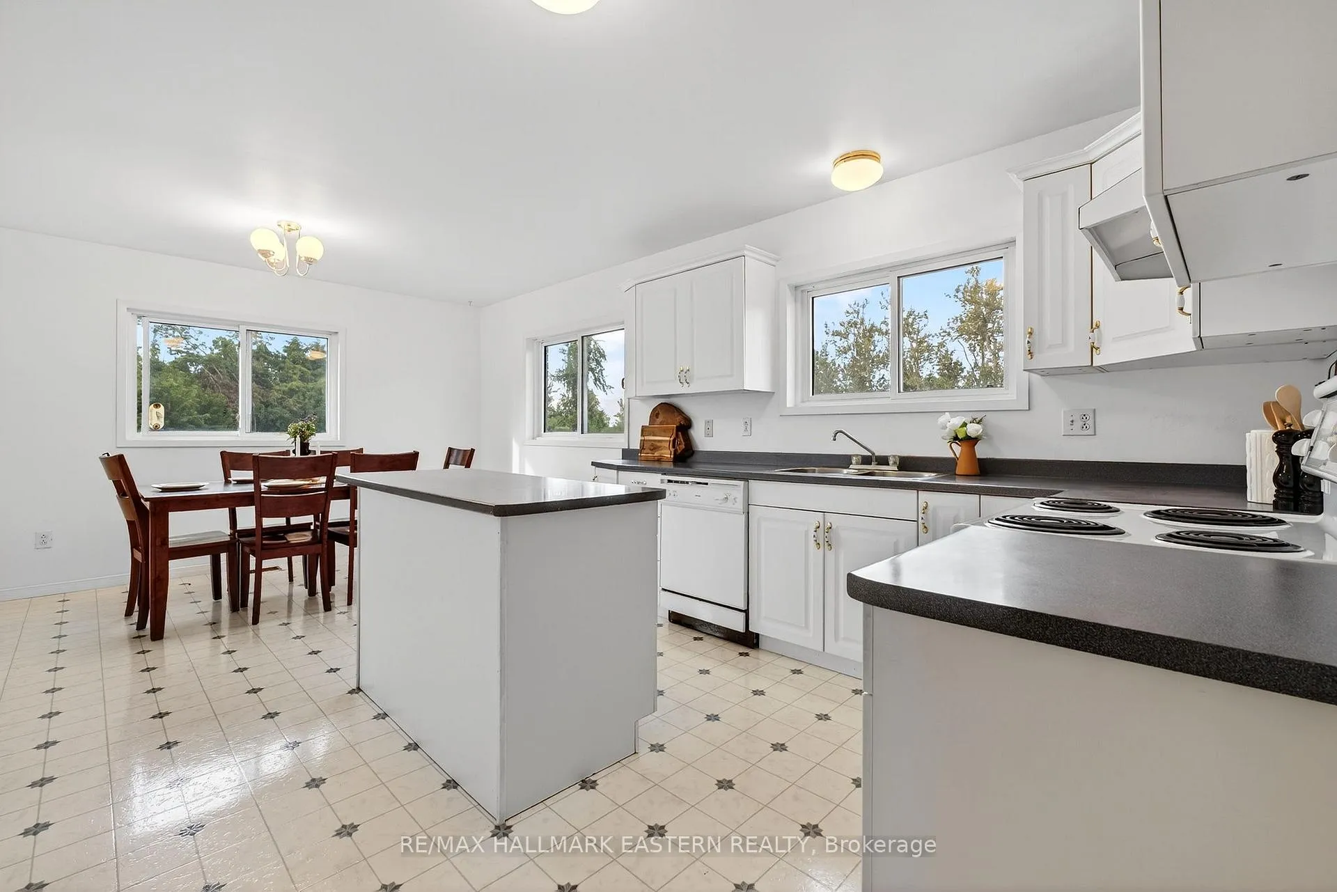 Photo 10 of 676 Towerhill Road, Peterborough, Northcrest Ward 5 — HOMEH