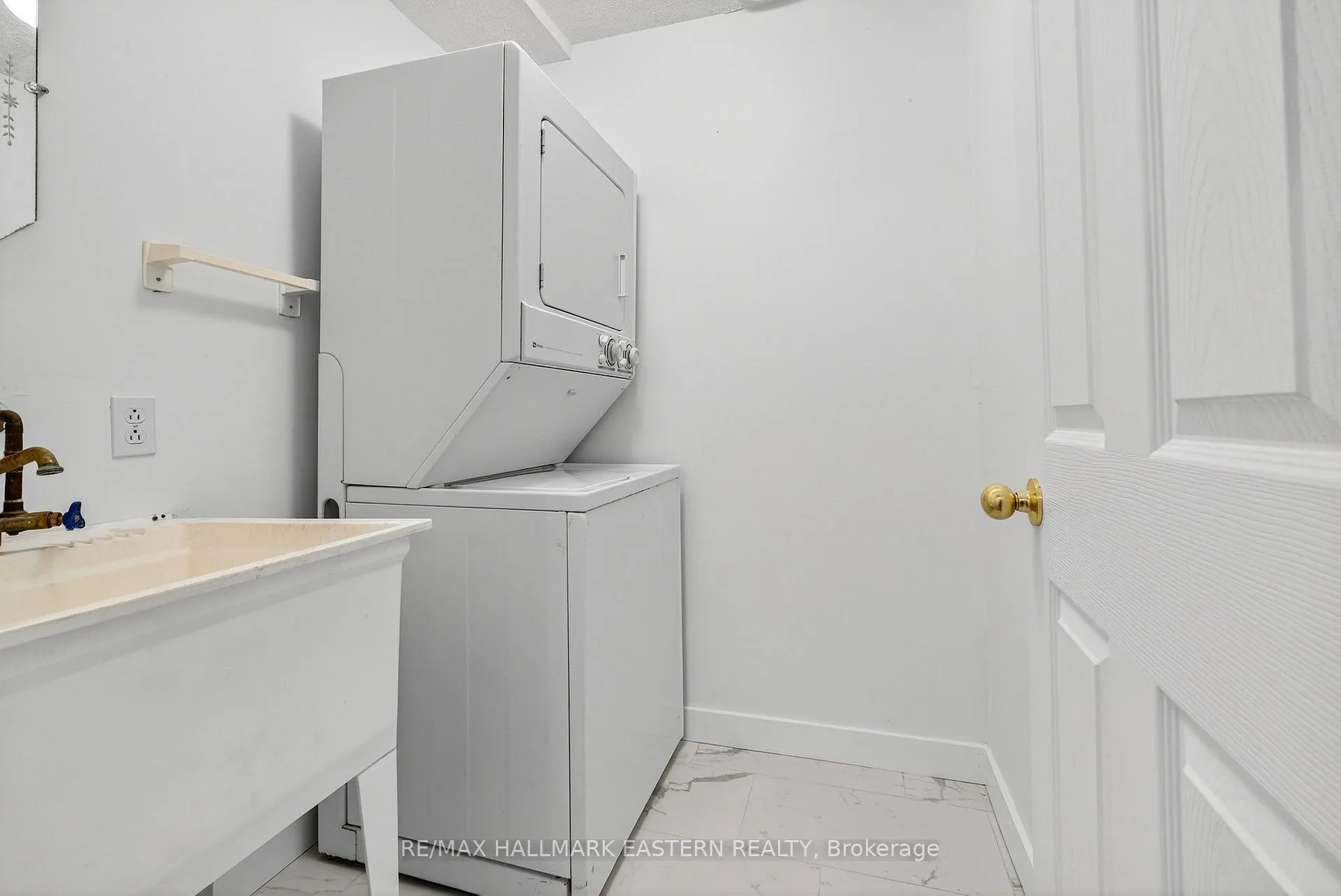 Photo 31 of 676 Towerhill Road, Peterborough, Northcrest Ward 5 — HOMEH