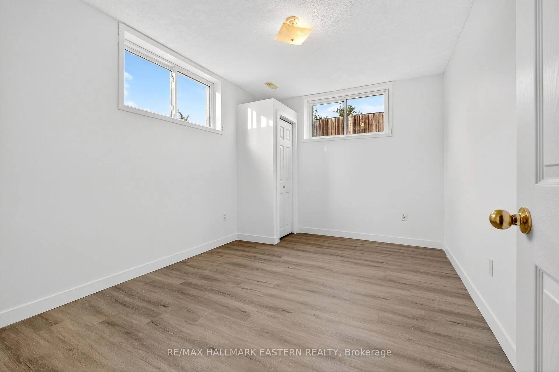 Photo 33 of 676 Towerhill Road, Peterborough, Northcrest Ward 5 — HOMEH