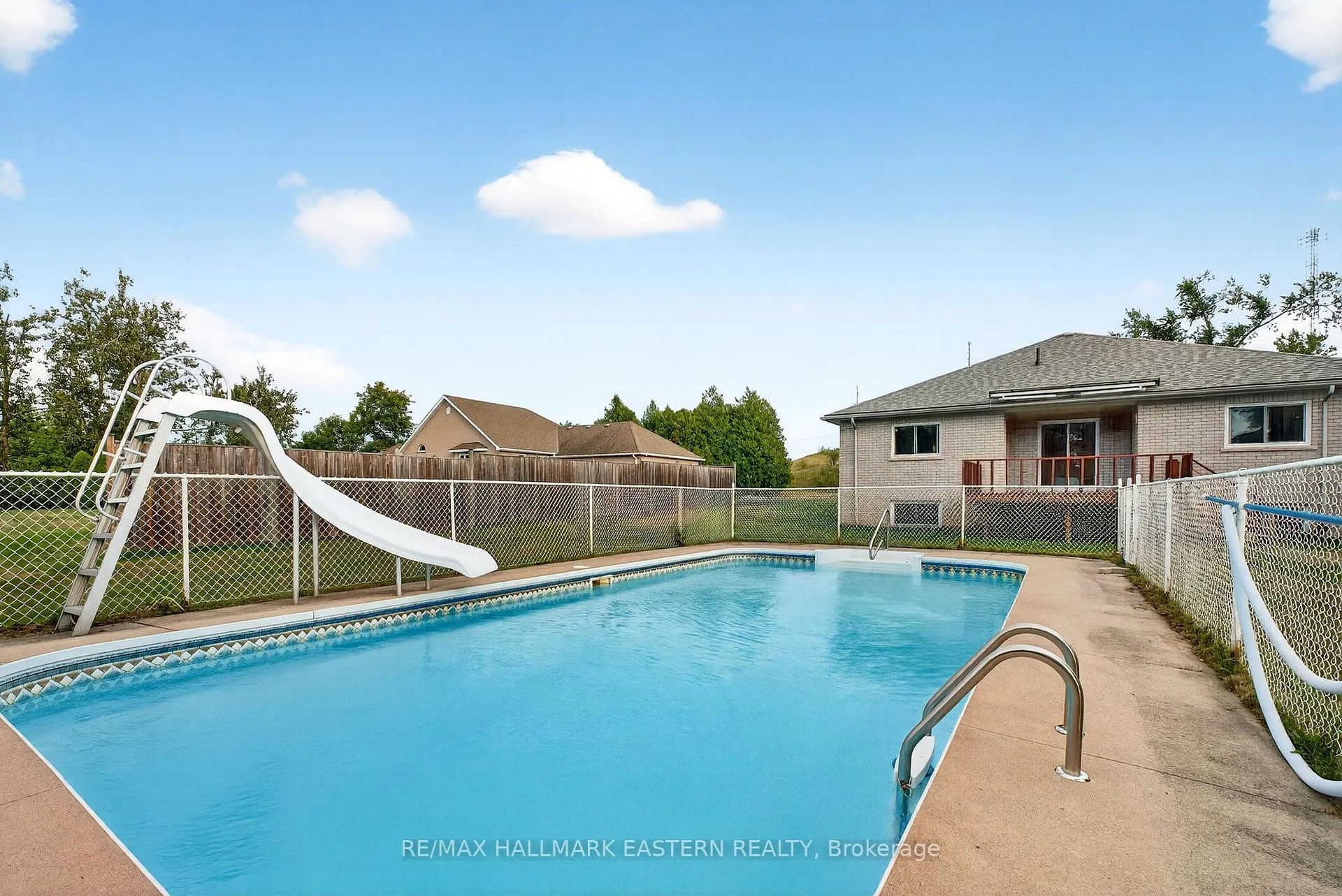 Photo 42 of 676 Towerhill Road, Peterborough, Northcrest Ward 5 — HOMEH