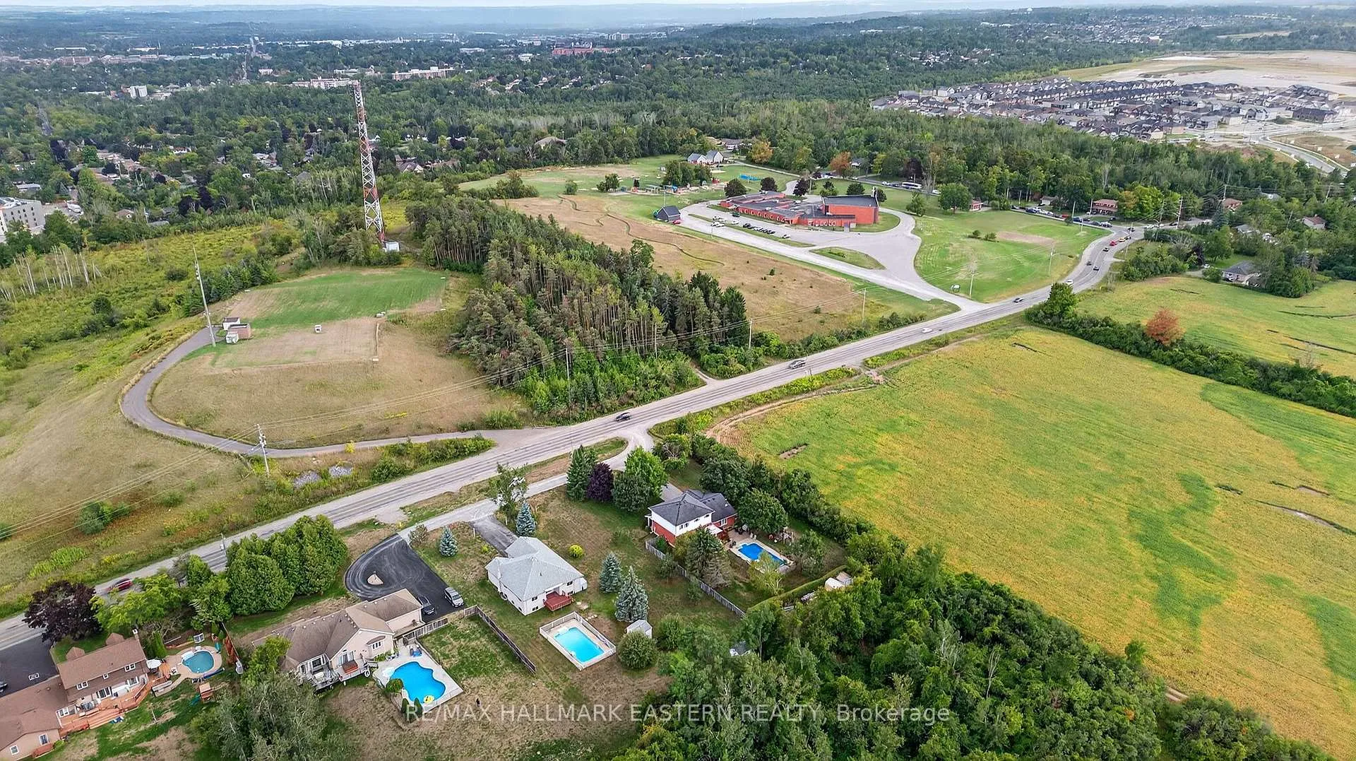 Photo 43 of 676 Towerhill Road, Peterborough, Northcrest Ward 5 — HOMEH