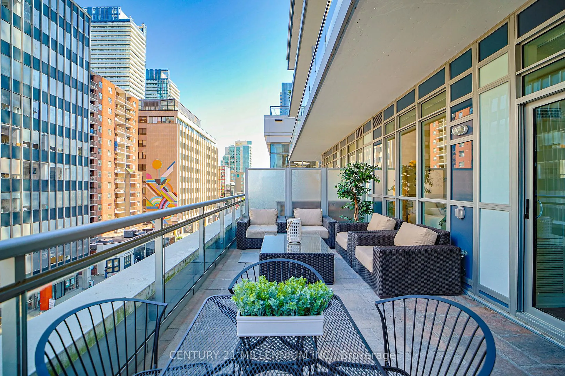 Front of Unit 405, 89 Dunfield Avenue