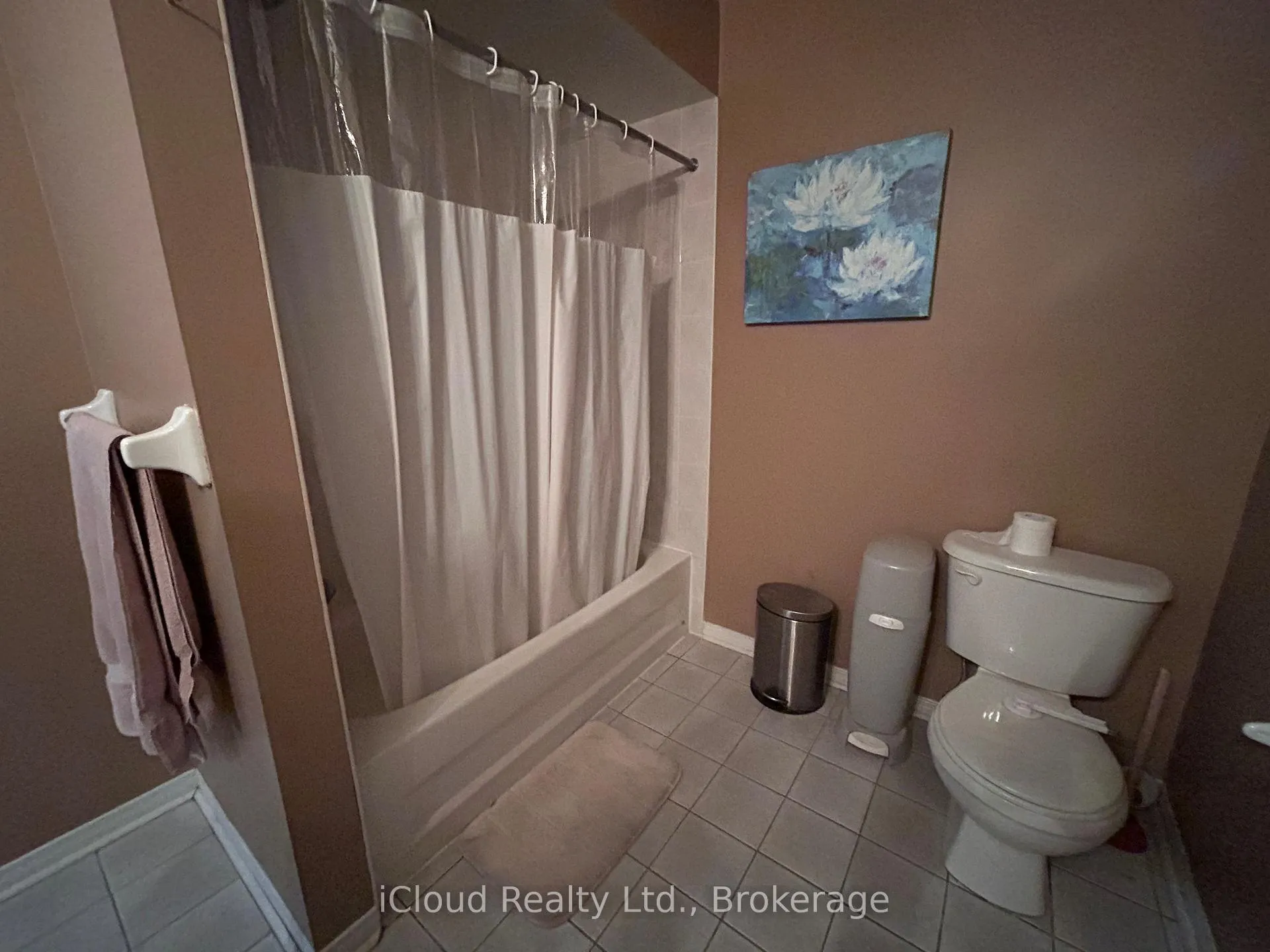 Photo 19 of 31 Porchlight Road N, Brampton, Fletcher's Creek Village — HOMEH