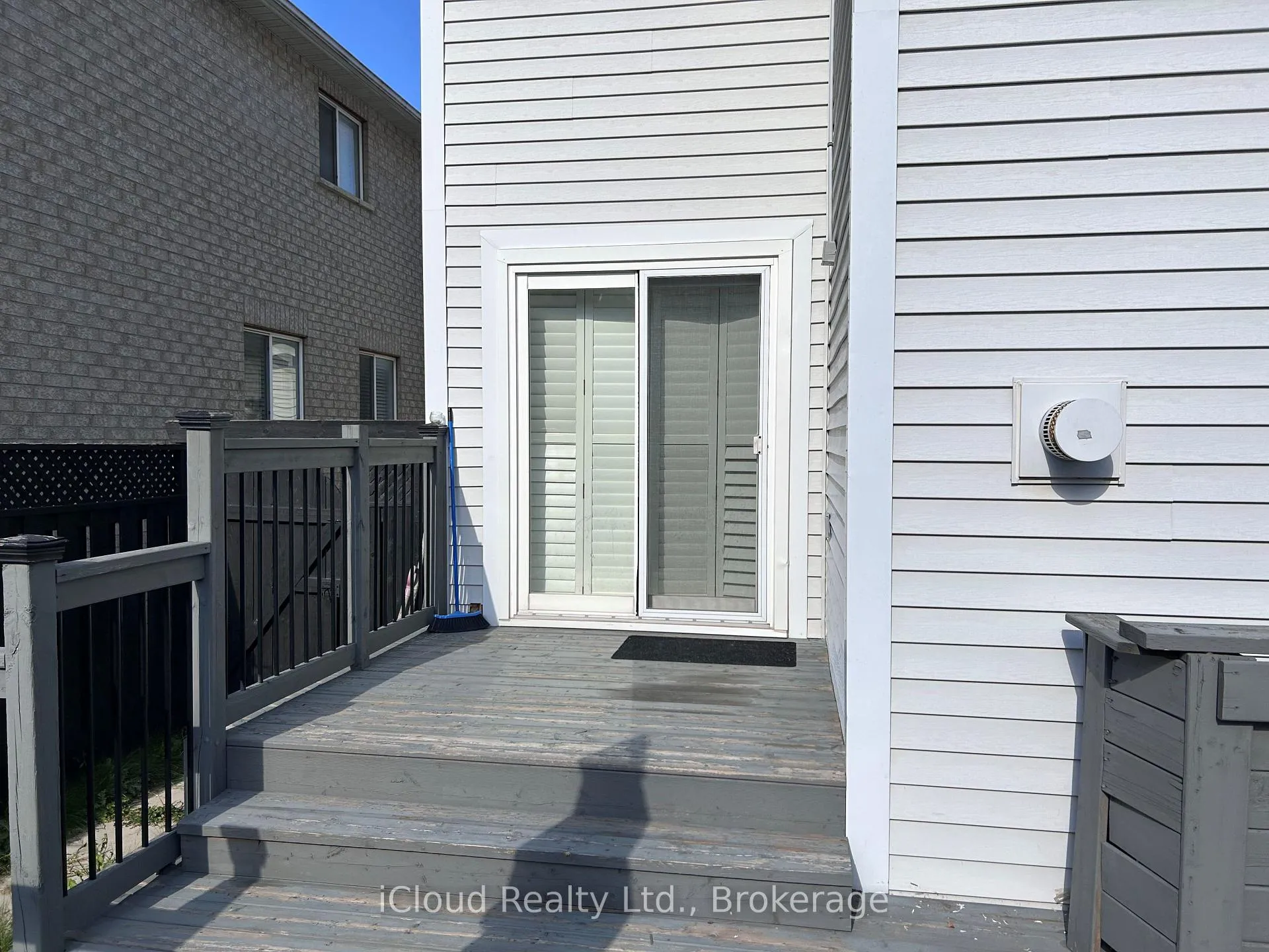 Photo 20 of 31 Porchlight Road N, Brampton, Fletcher's Creek Village — HOMEH