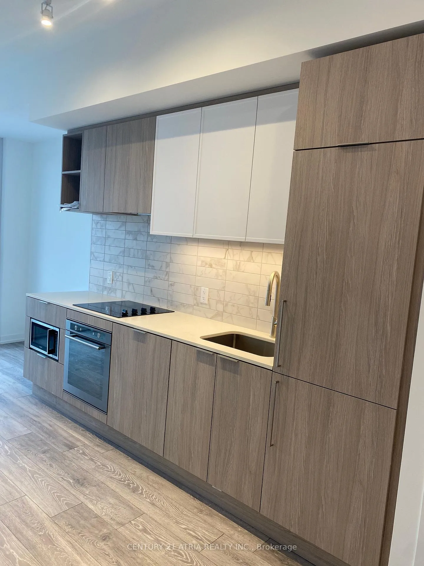 Photo 3 of Unit 829, 2020 Bathurst Street, Toronto, Humewood-Cedarvale — HOMEH