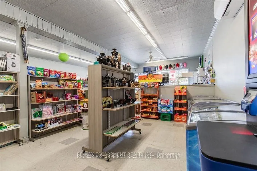 Photo 9 of 2340 King Street E, Hamilton, Bartonville — HOMEH