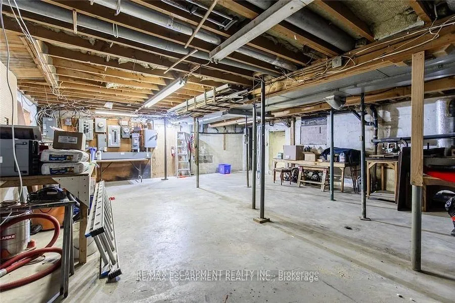 Photo 14 of 2340 King Street E, Hamilton, Bartonville — HOMEH