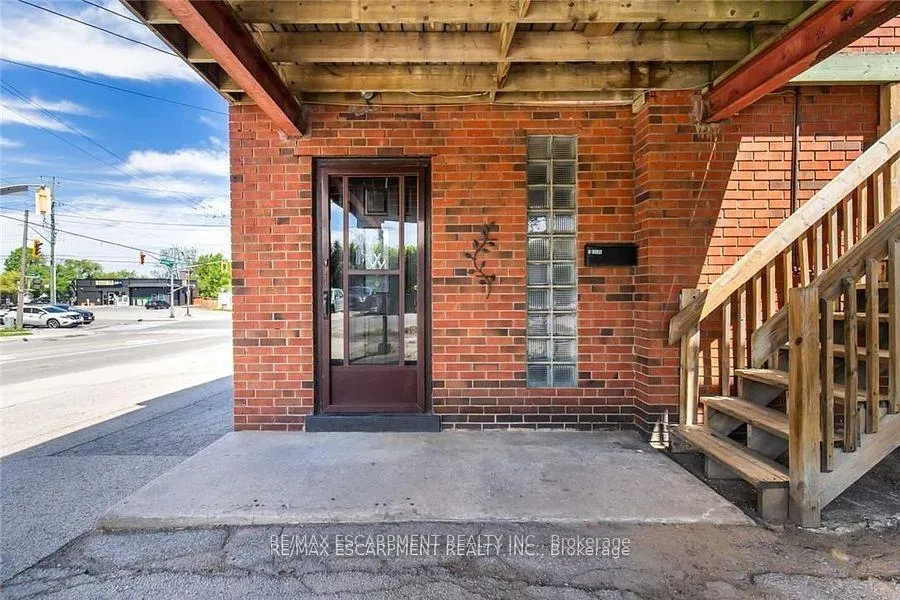 Photo 16 of 2340 King Street E, Hamilton, Bartonville — HOMEH