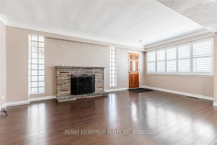 Photo 17 of 2340 King Street E, Hamilton, Bartonville — HOMEH