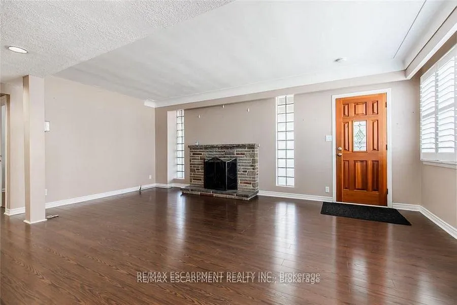 Photo 18 of 2340 King Street E, Hamilton, Bartonville — HOMEH