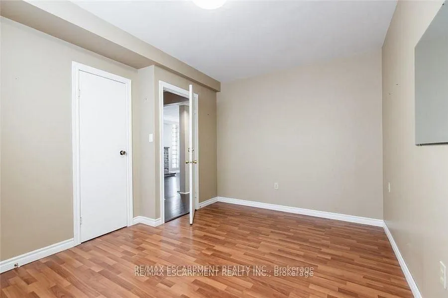 Photo 23 of 2340 King Street E, Hamilton, Bartonville — HOMEH