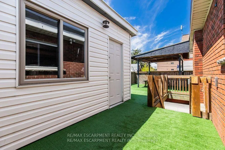 Photo 26 of 2340 King Street E, Hamilton, Bartonville — HOMEH