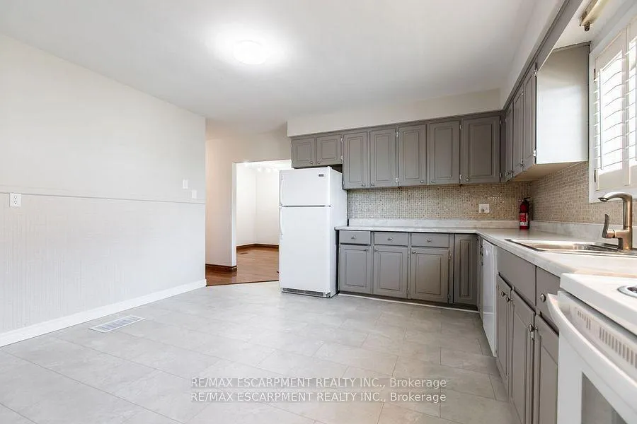 Photo 33 of 2340 King Street E, Hamilton, Bartonville — HOMEH