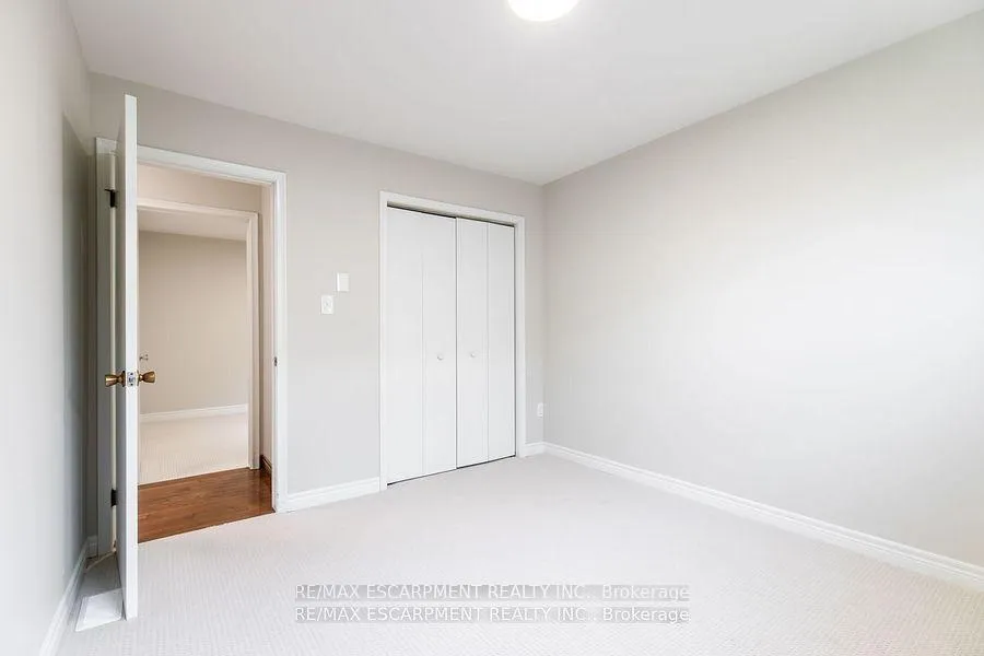 Photo 36 of 2340 King Street E, Hamilton, Bartonville — HOMEH