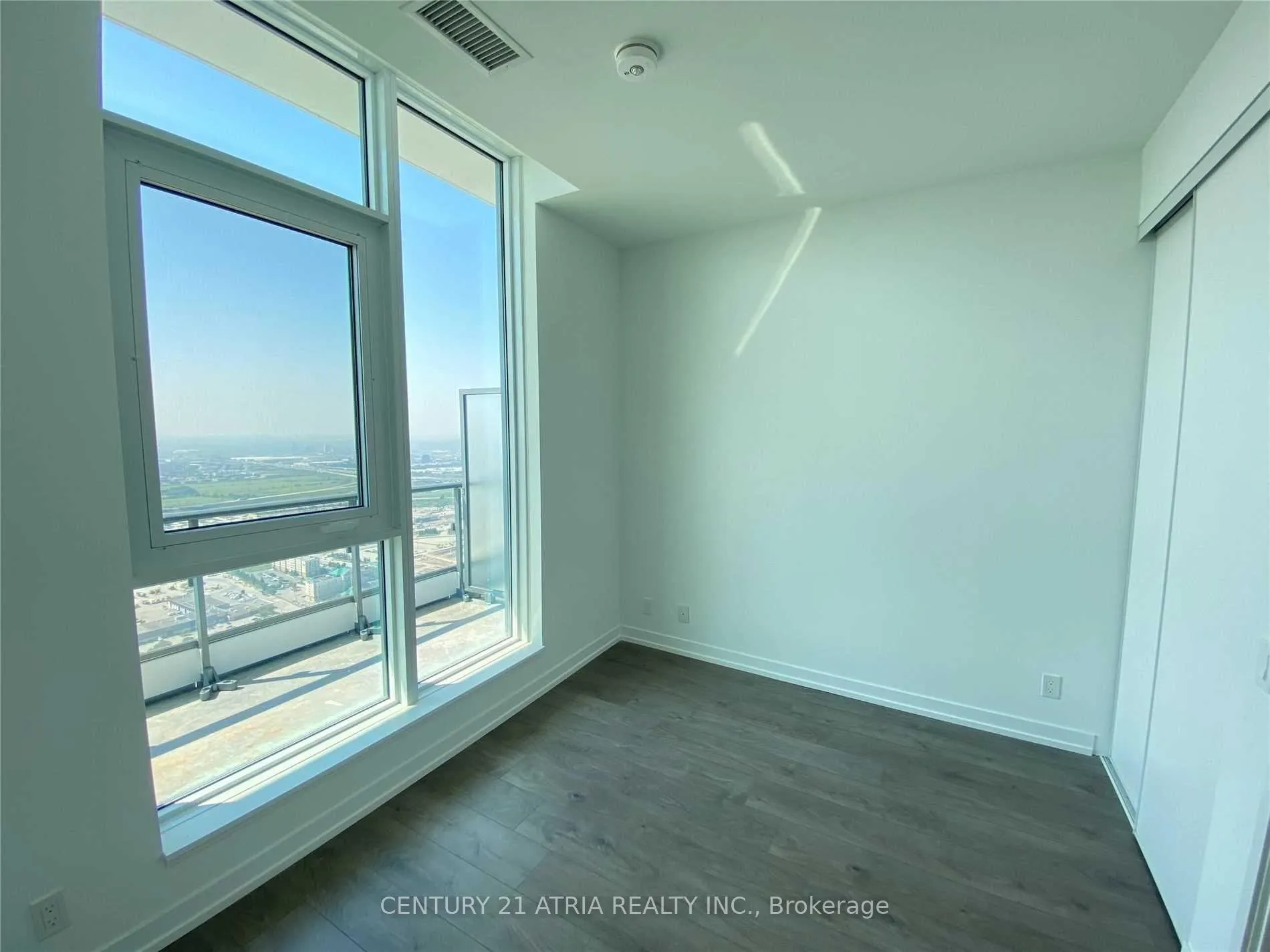 Photo 3 of Unit PH07, 950 Portage Parkway, Vaughan, Vaughan Corporate Centre — HOMEH
