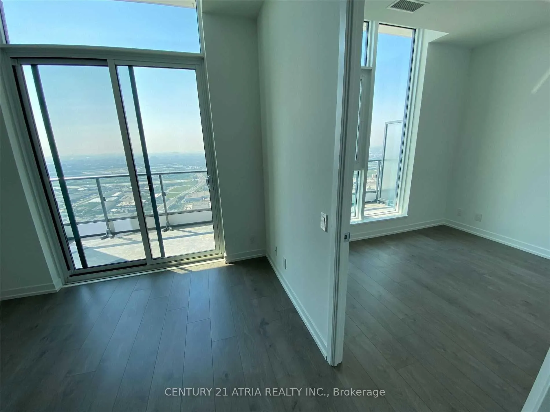 Photo 4 of Unit PH07, 950 Portage Parkway, Vaughan, Vaughan Corporate Centre — HOMEH