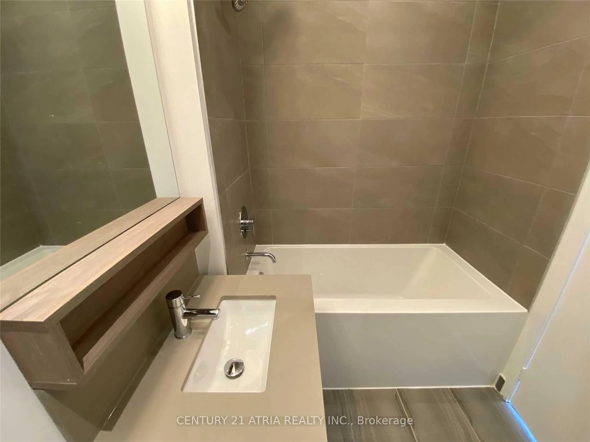 Photo 9 of Unit PH07, 950 Portage Parkway, Vaughan, Vaughan Corporate Centre — HOMEH