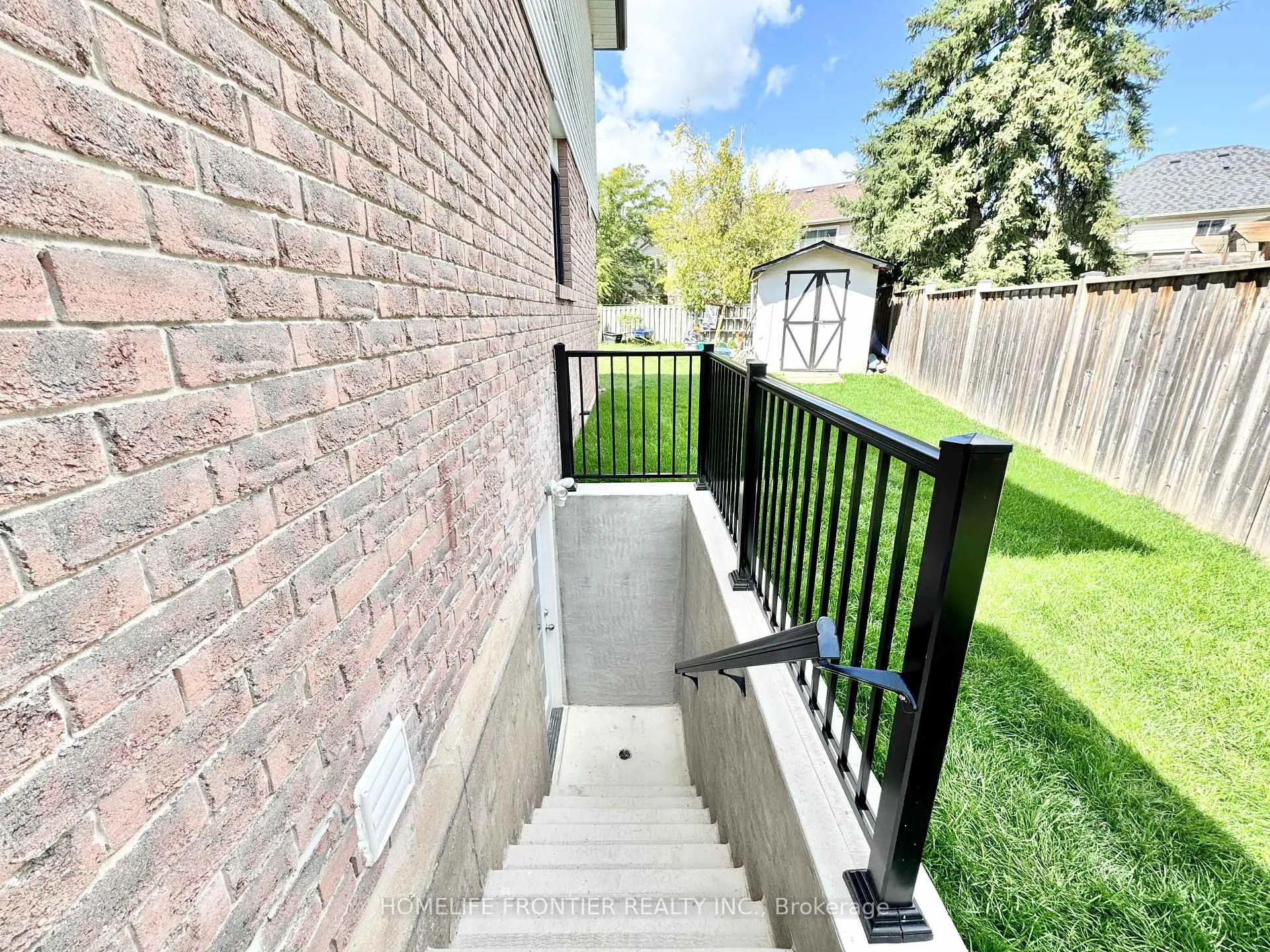 Photo 6 of Unit Basement, 651 Clover Park, Milton, Bronte Meadows — HOMEH