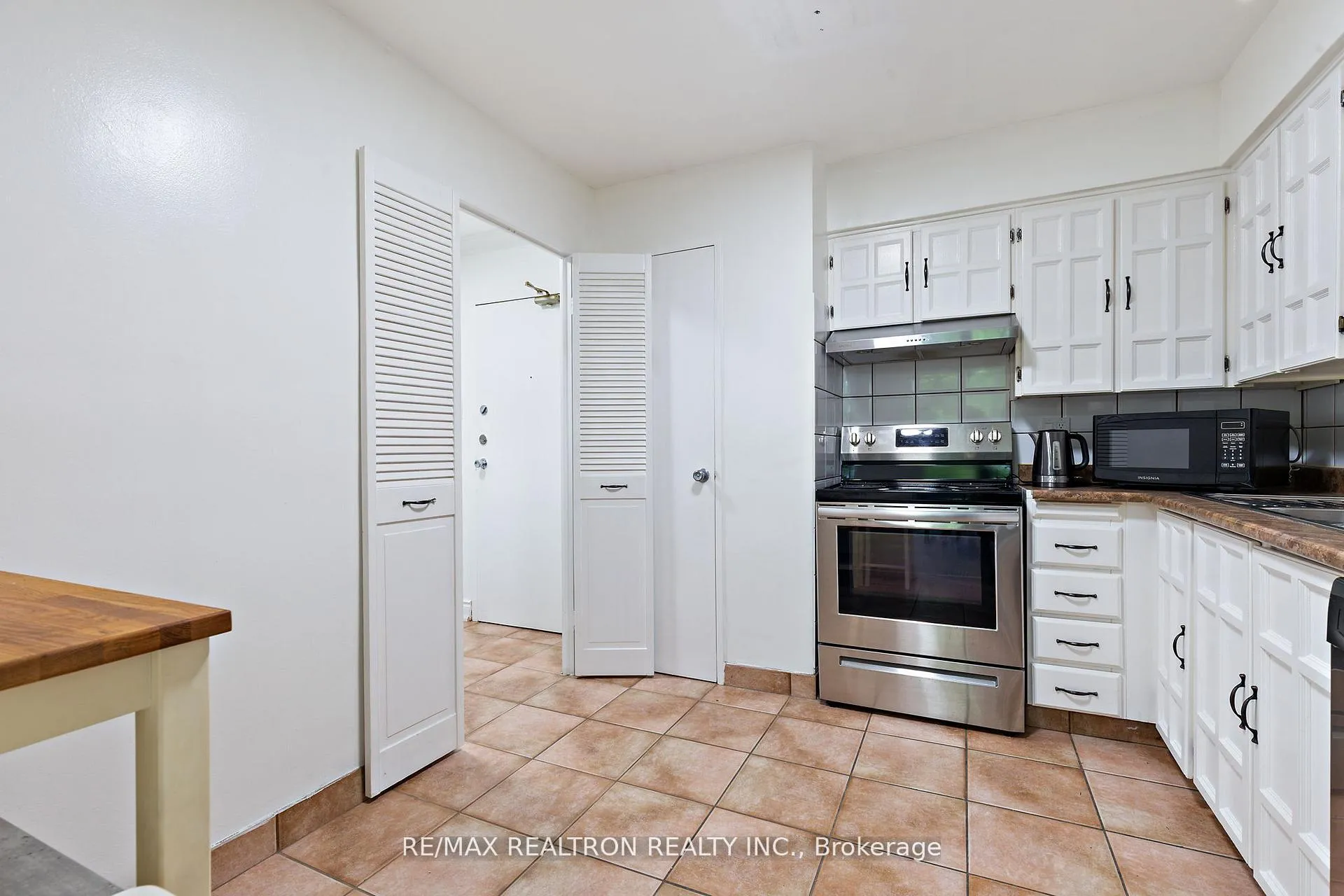 Photo 18 of Unit #205, 3555 Bathurst Street, Toronto, Bedford Park-Nortown — HOMEH