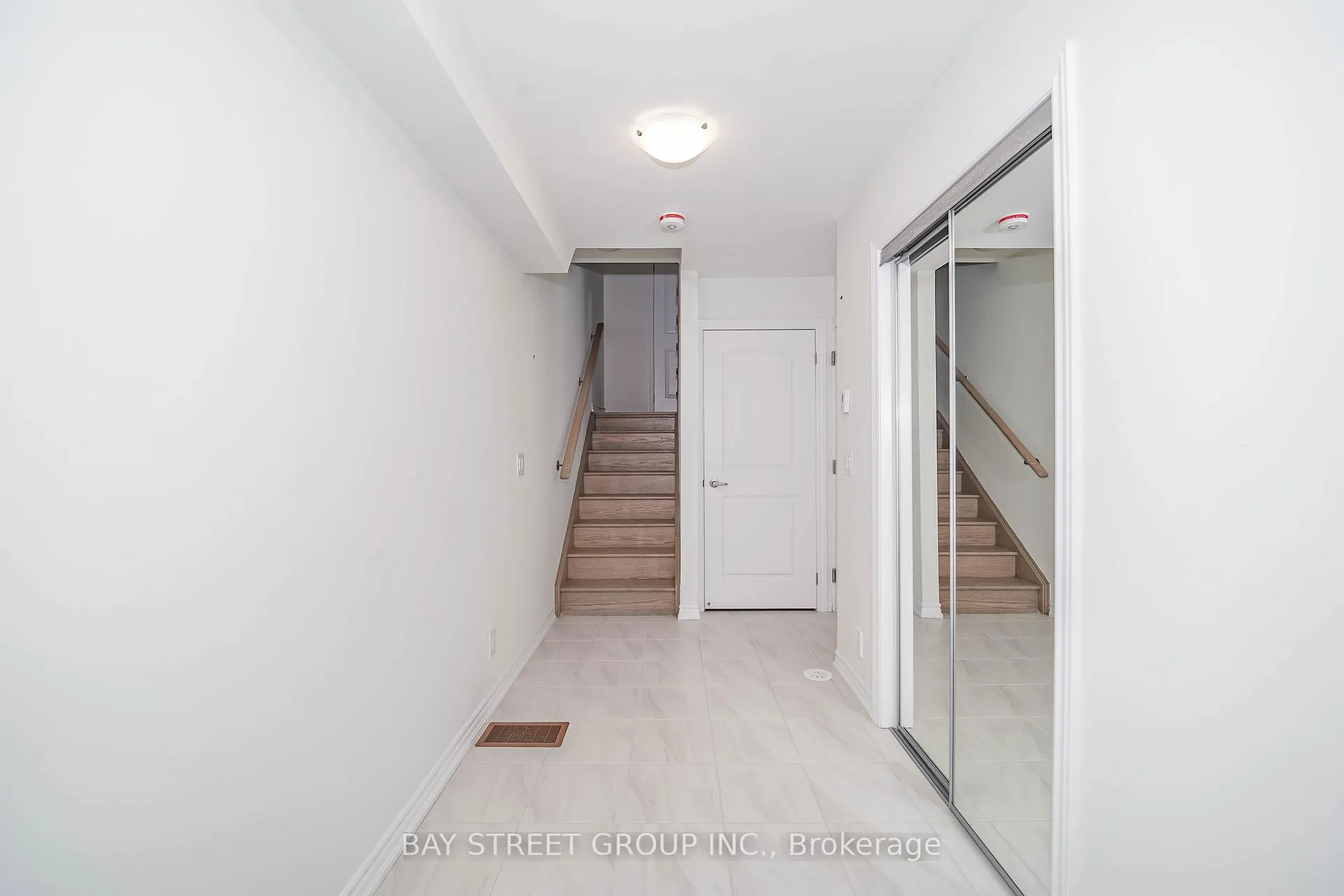Photo 6 of 14 Gothenburg Lane, Markham, Angus Glen — HOMEH