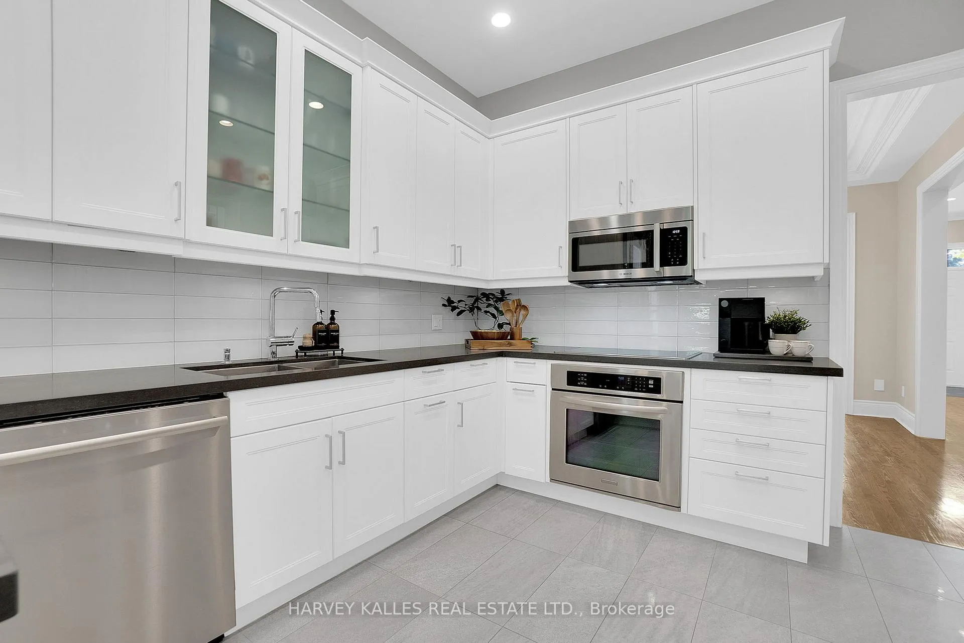 Photo 15 of 398 Bedford Park, Toronto, Bedford Park-Nortown — HOMEH