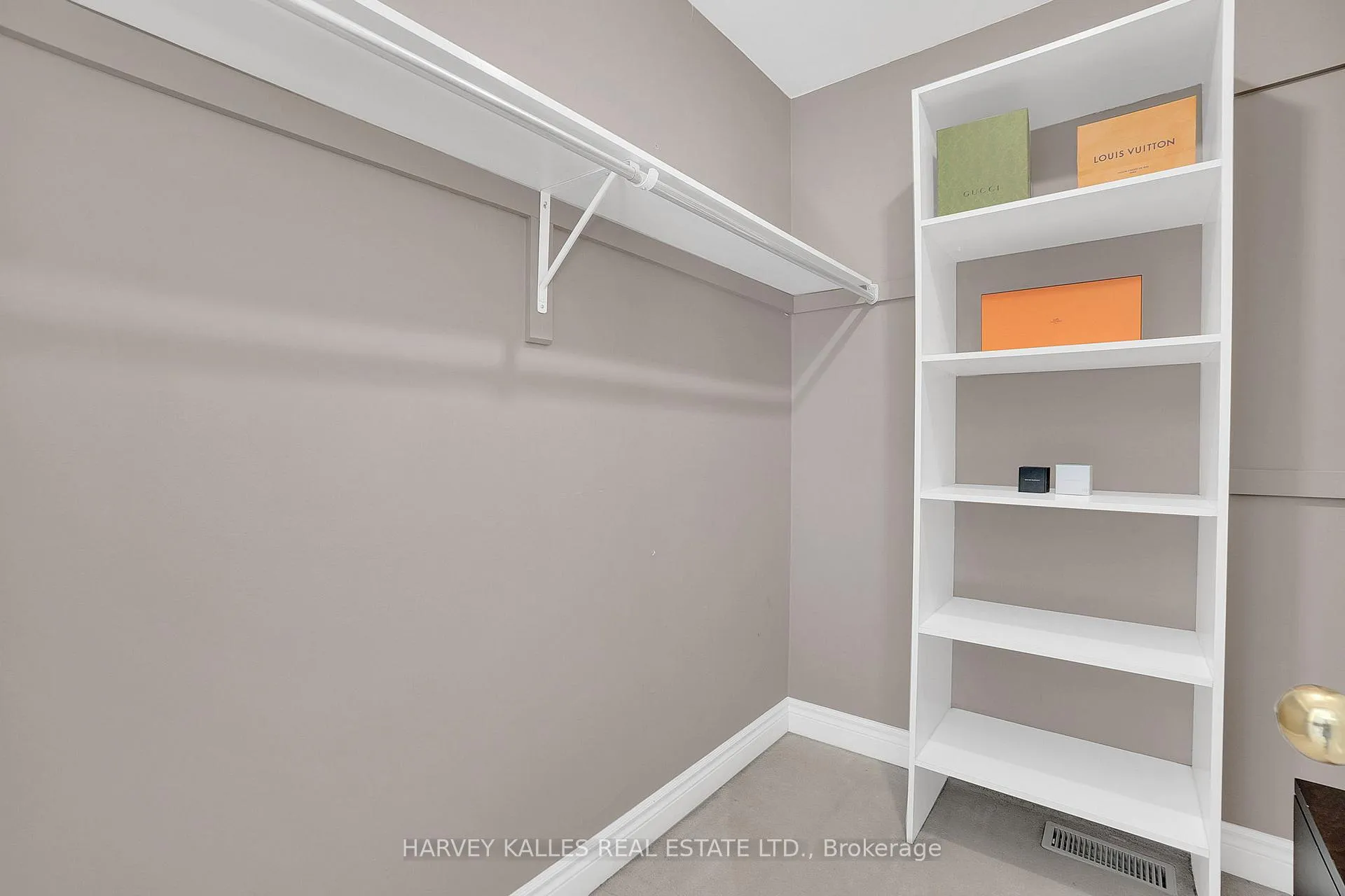 Photo 27 of 398 Bedford Park, Toronto, Bedford Park-Nortown — HOMEH