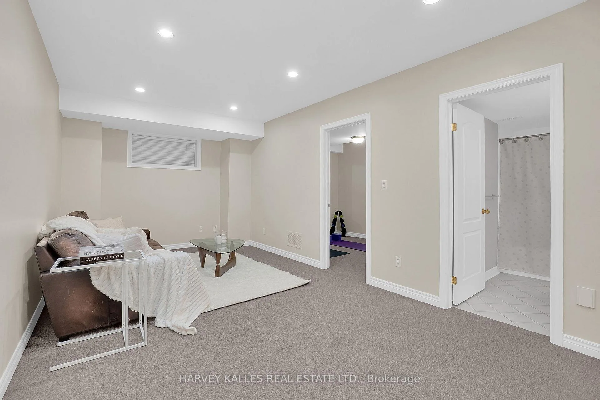 Photo 33 of 398 Bedford Park, Toronto, Bedford Park-Nortown — HOMEH
