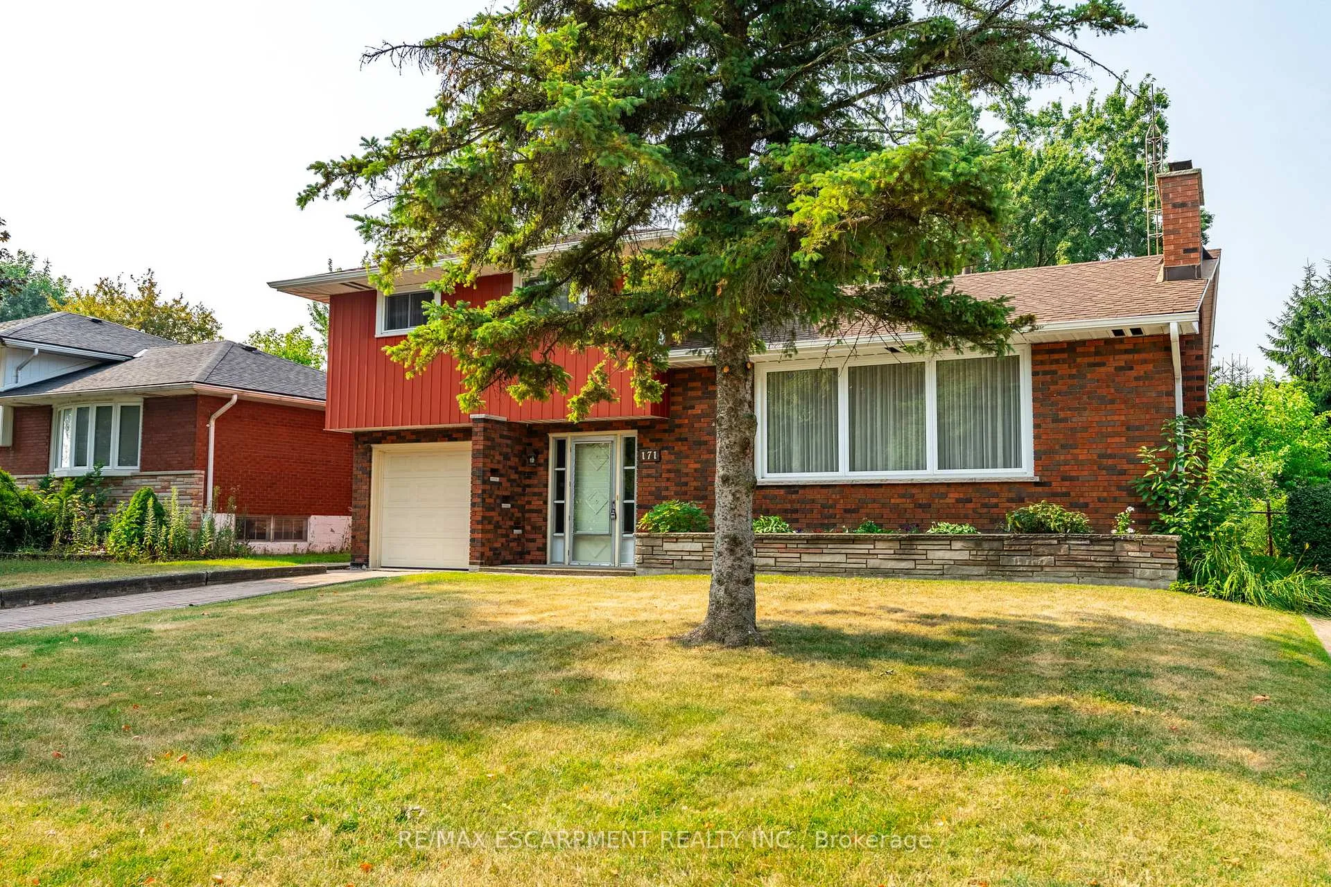 Photo 2 of 171 Bendamere Avenue, Hamilton, Buchanan — HOMEH