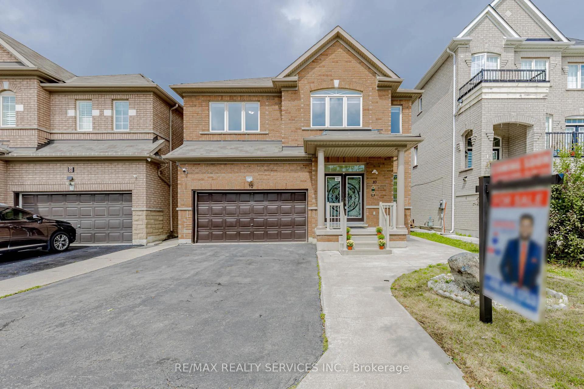 Photo 1 of 10 Cedarsprings Way, Brampton, Sandringham-Wellington — HOMEH