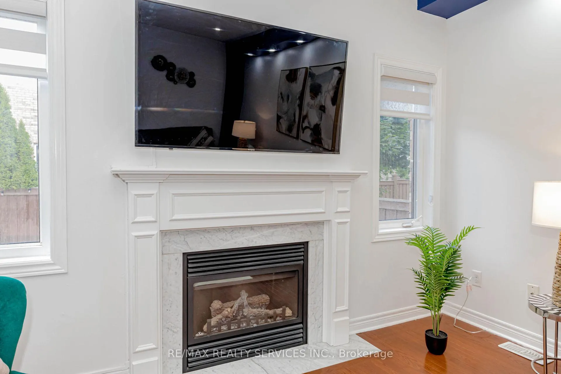 Photo 12 of 10 Cedarsprings Way, Brampton, Sandringham-Wellington — HOMEH